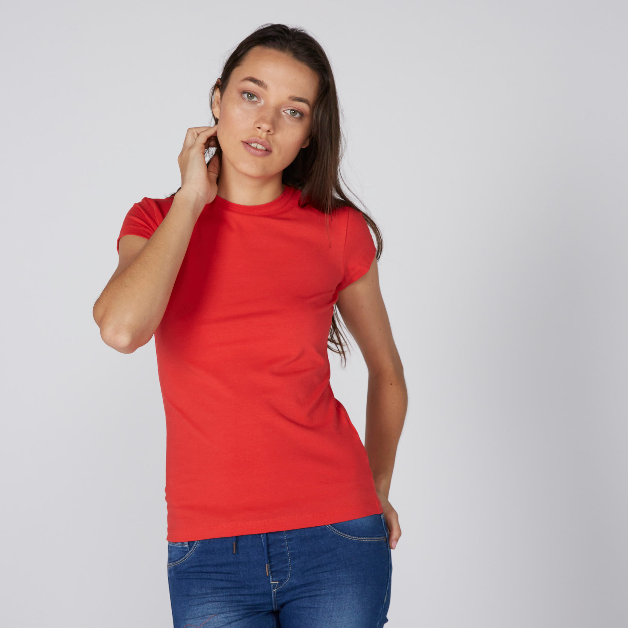 تيشيرت بياقة ضيّقة وأكمام كاب-women-clothing-tshirts-image-1