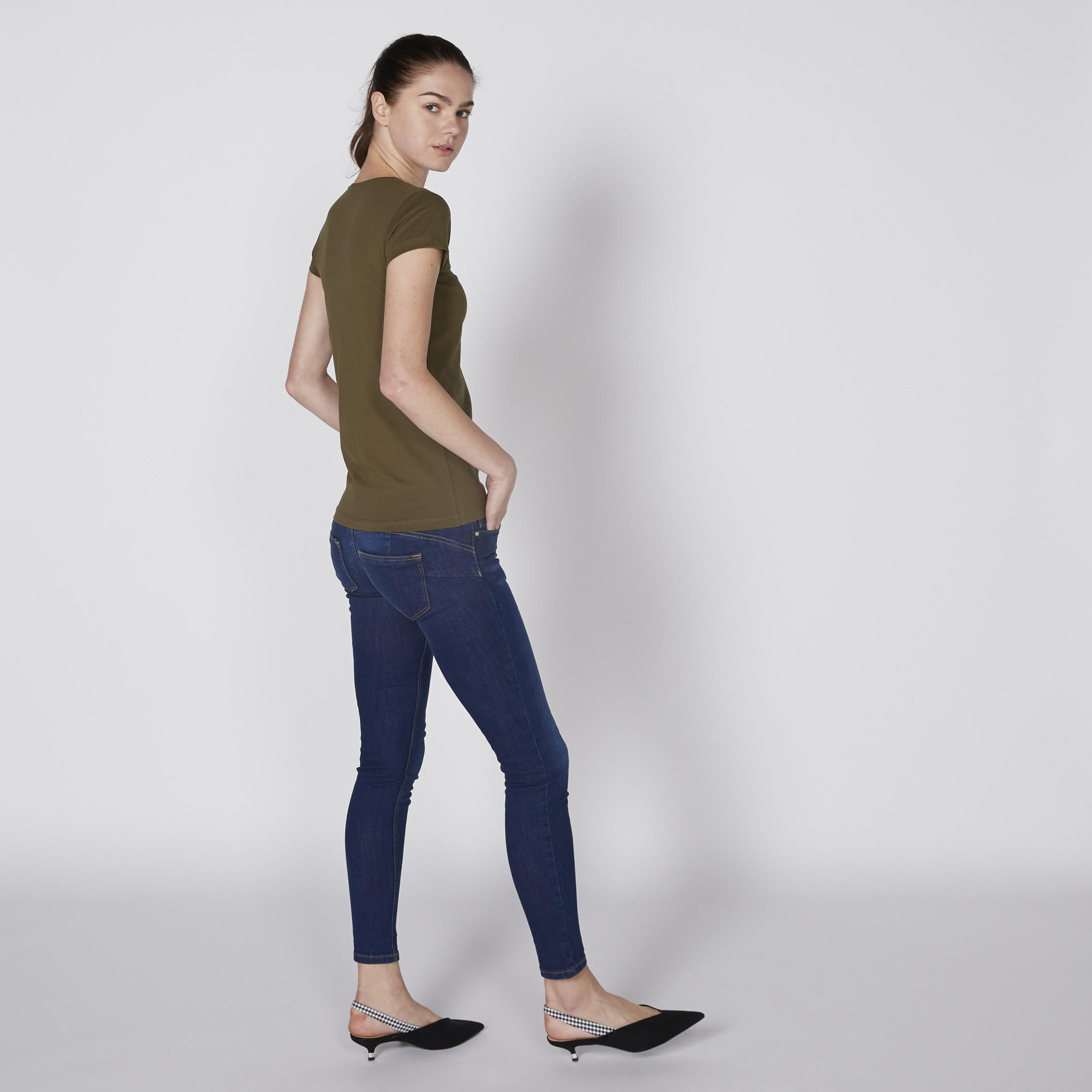تيشيرت بياقة ضيّقة وأكمام كاب-women-clothing-shirtsandblouses-blouses-image-2
