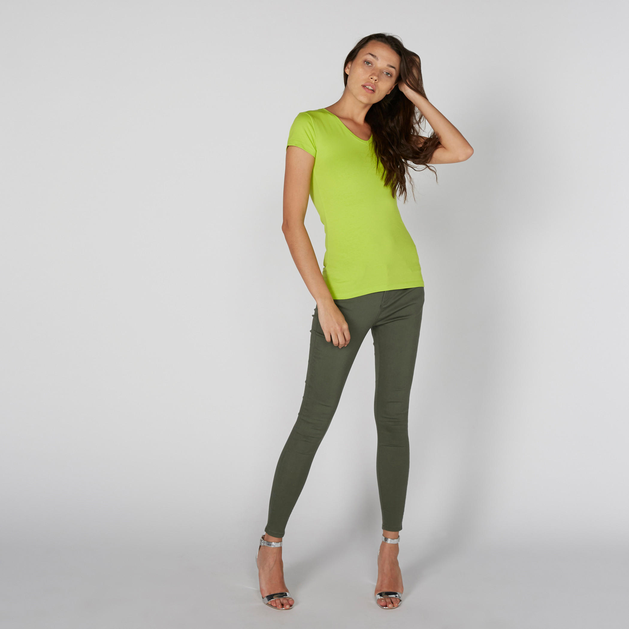 تيشيرت بياقة V وأكمام قصيرة-women-clothing-tshirts-image-2