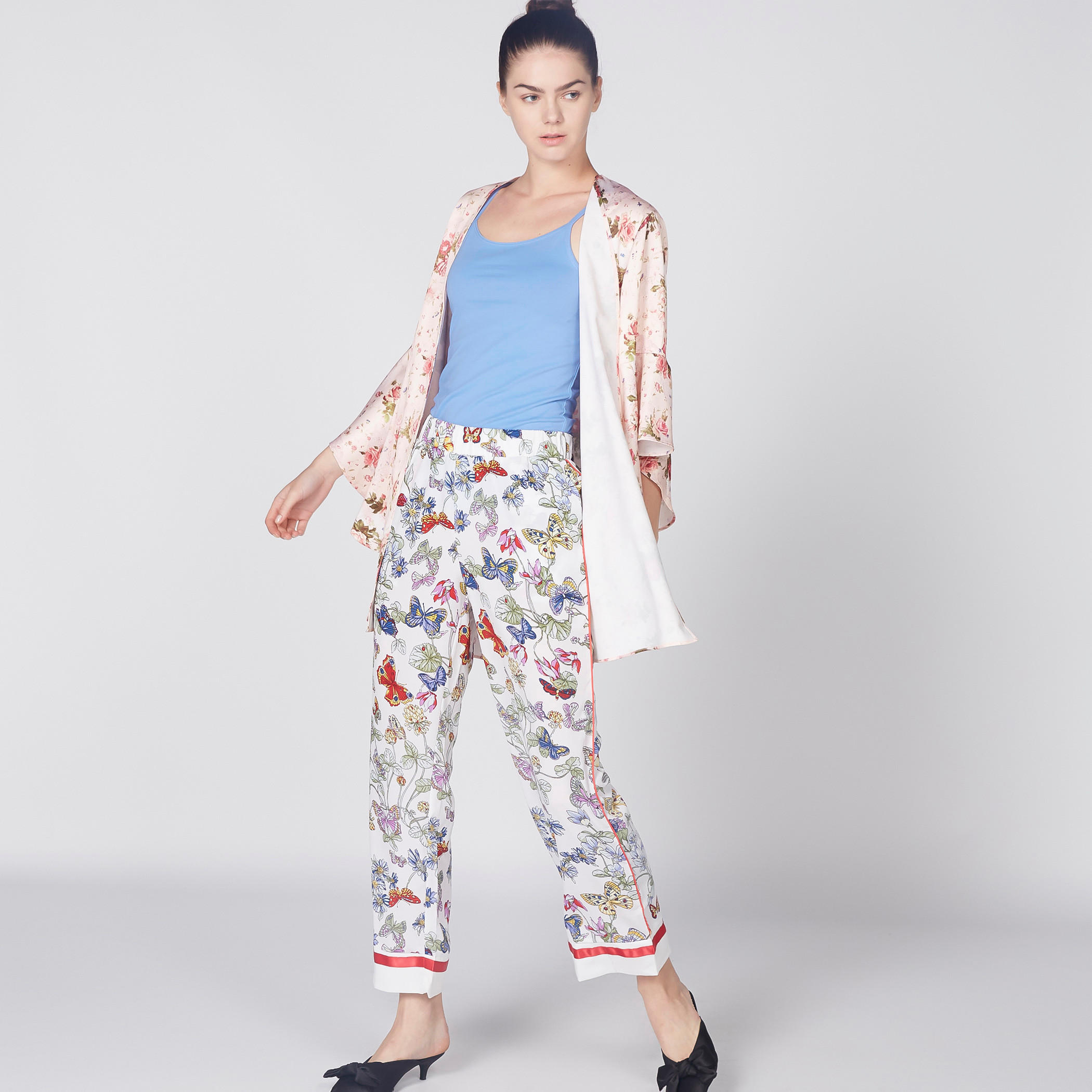 بلوزة كامي بحمّالات رفيعة وياقة عميقة-women-clothing-shirtsandblouses-blouses-image-3