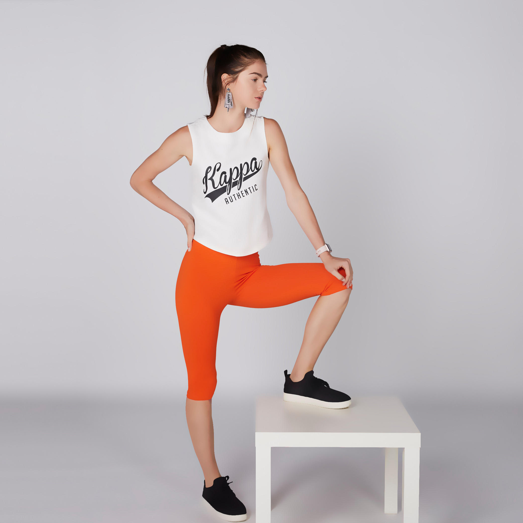 بنطال ليقنز بطول 3/4 وخصر مطاطي-women-clothing-bottoms-leggings-image-1