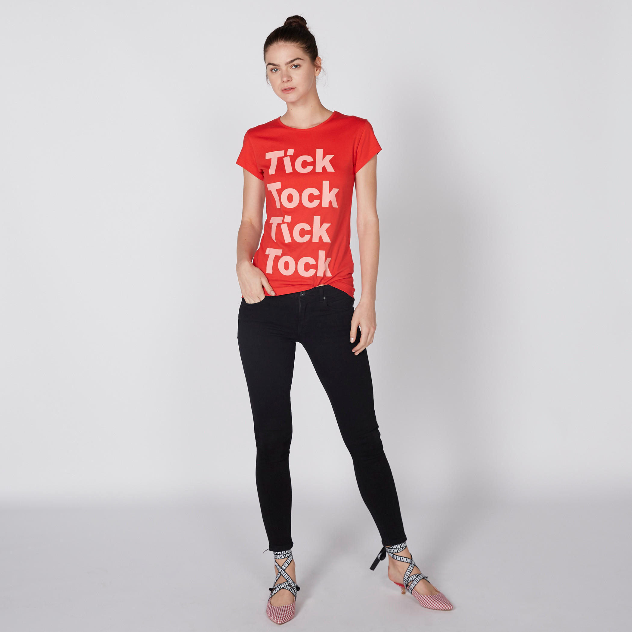 تيشيرت بياقة مستديرة وأكمام كاب وطبعات-women-clothing-shirtsandblouses-blouses-image-2