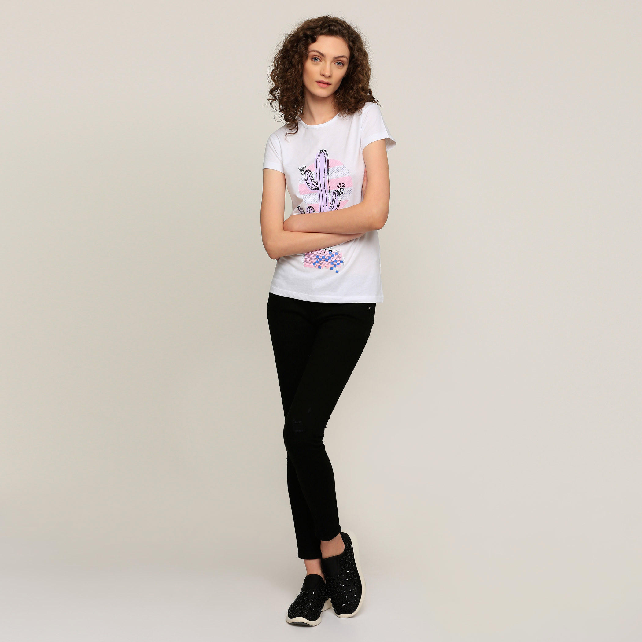 تيشيرت بياقة مستديرة وأكمام قصيرة وطبعات-women-clothing-shirtsandblouses-blouses-image-1