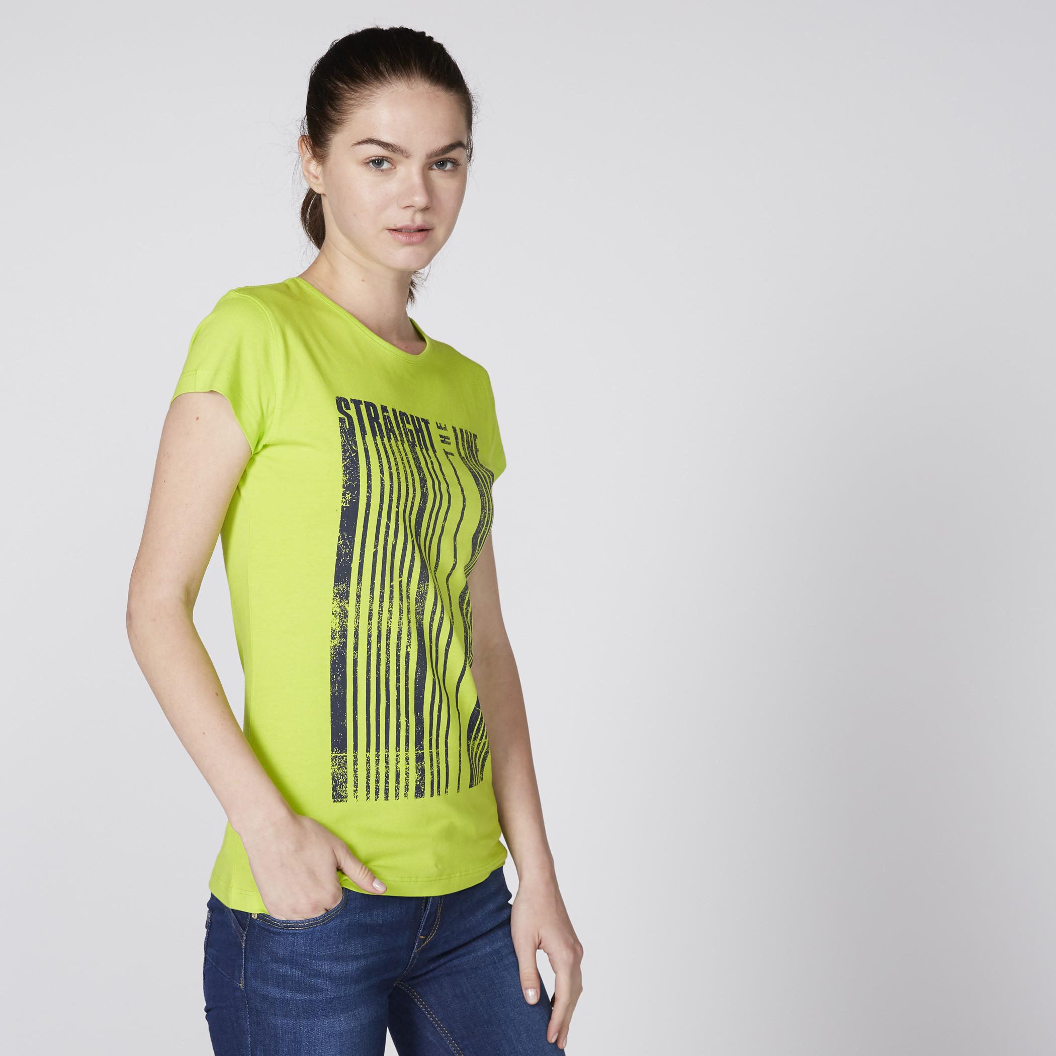تيشيرت بياقة مستديرة وأكمام كاب وطبعات-women-clothing-tshirts-image-4