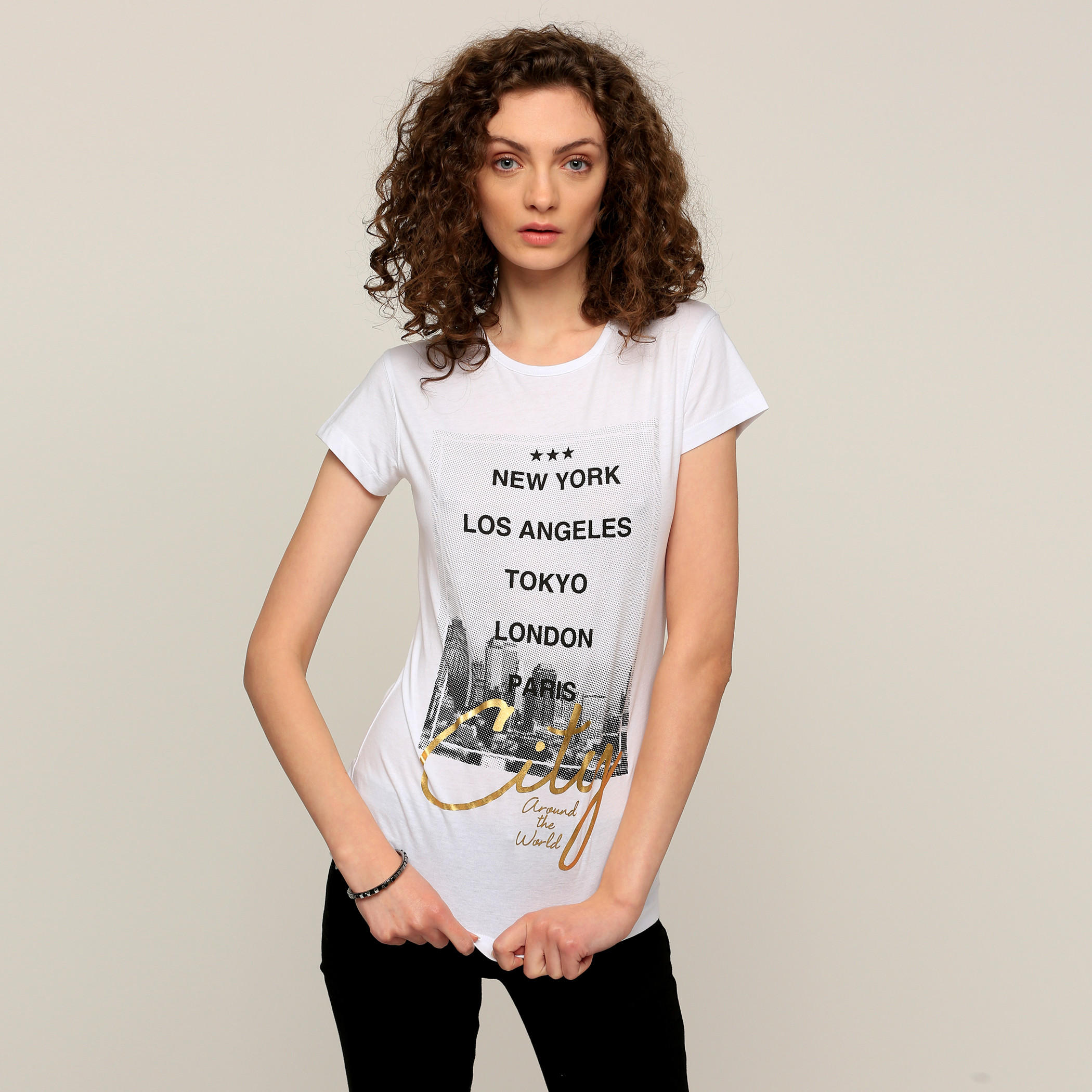 تيشيرت بياقة مستديرة وأكمام قصيرة وطبعات-women-clothing-shirtsandblouses-blouses-image-1