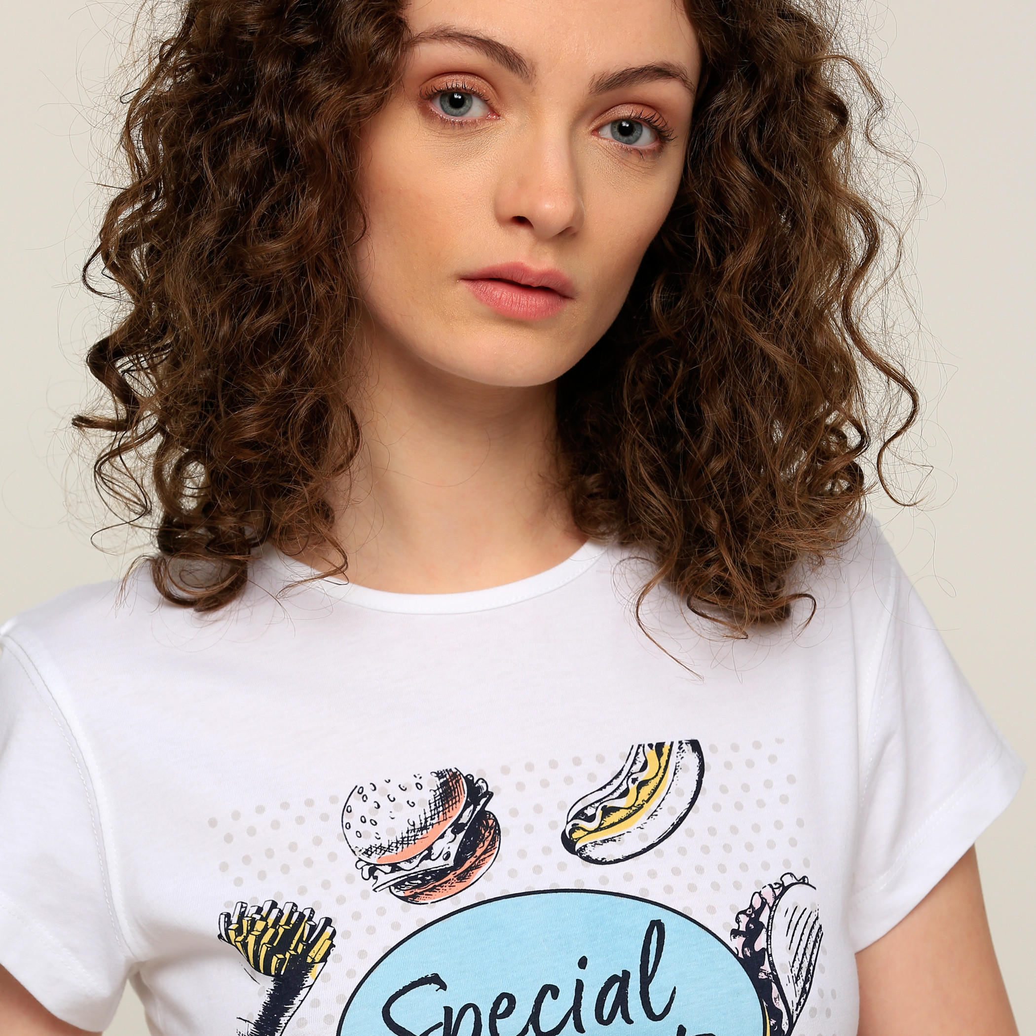 تيشيرت بياقة مستديرة وأكمام قصيرة وطبعات-women-clothing-shirtsandblouses-blouses-image-4