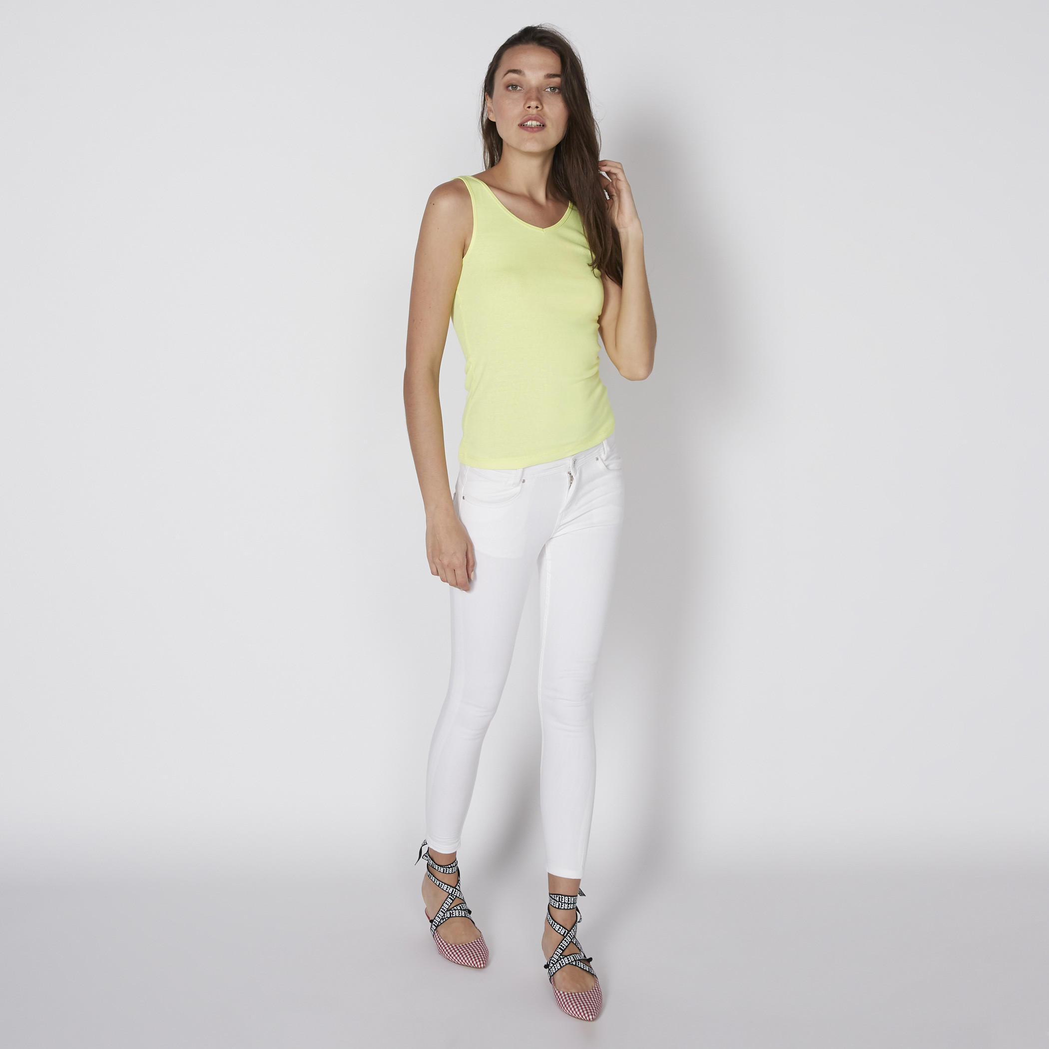 سترة فيست دون أكمام بياقة V-women-clothing-tshirts-image-2