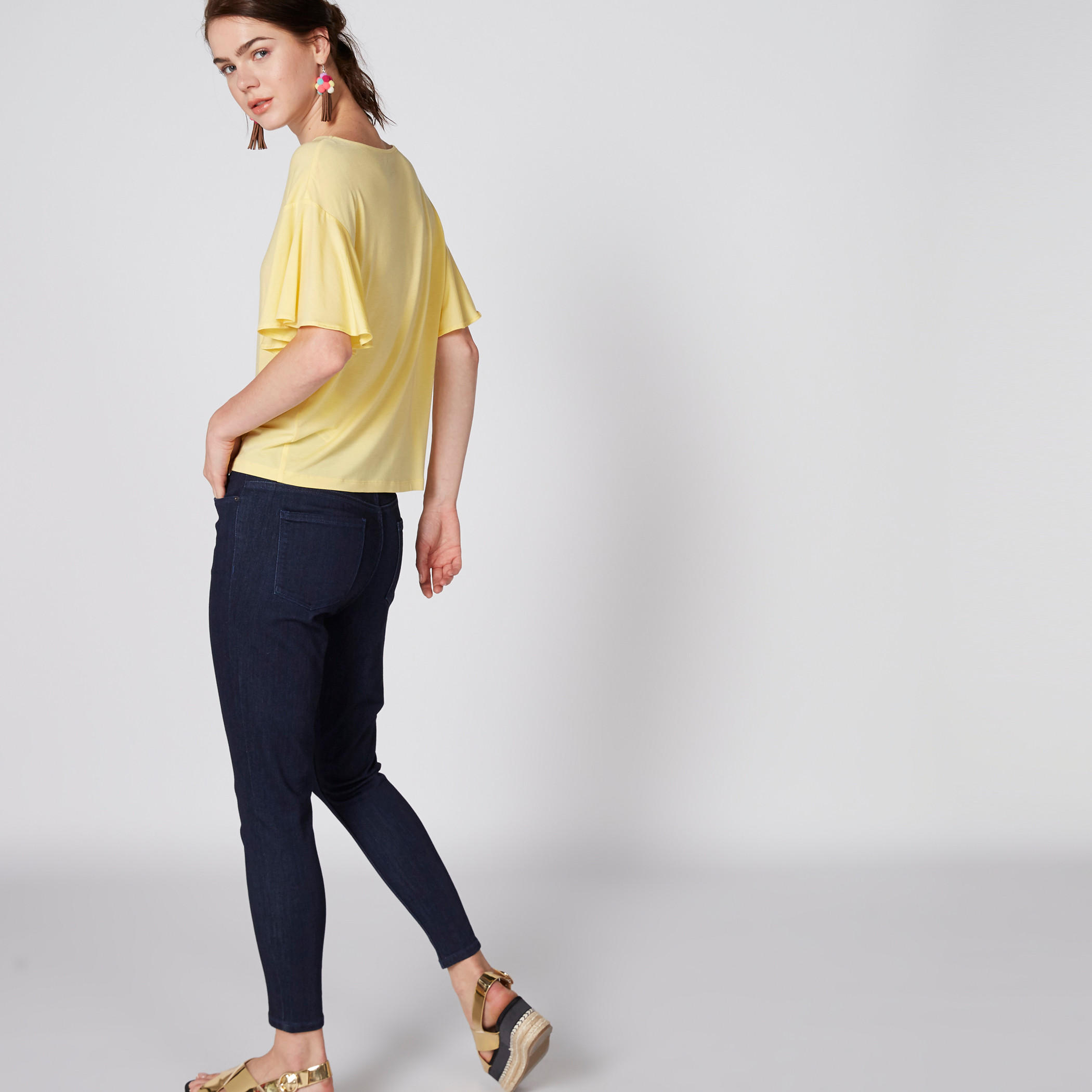 بلوزة بياقة مستديرة وأكمام واسعة-women-clothing-shirtsandblouses-blouses-image-2