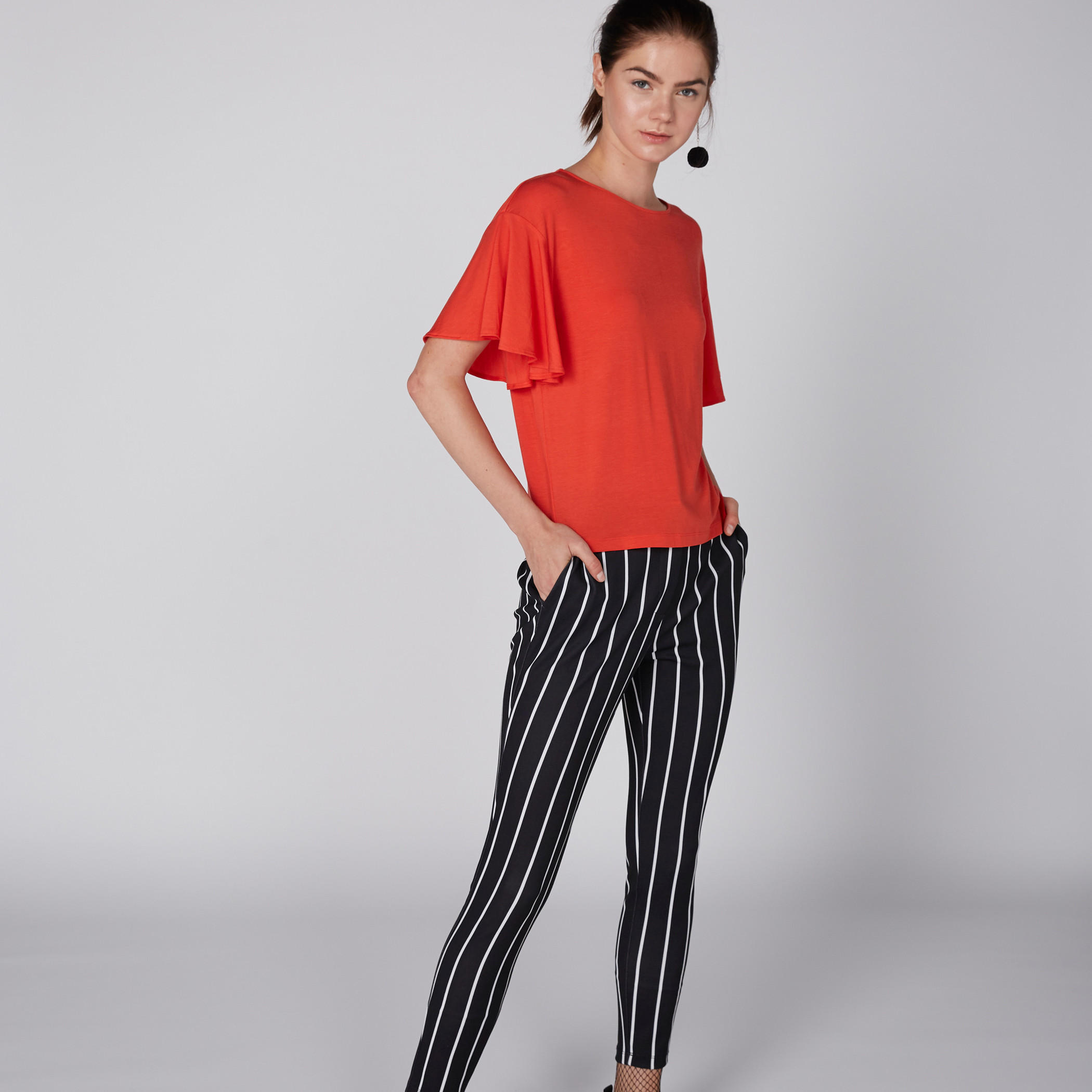 بلوزة بياقة مستديرة وأكمام واسعة-women-clothing-shirtsandblouses-blouses-image-2