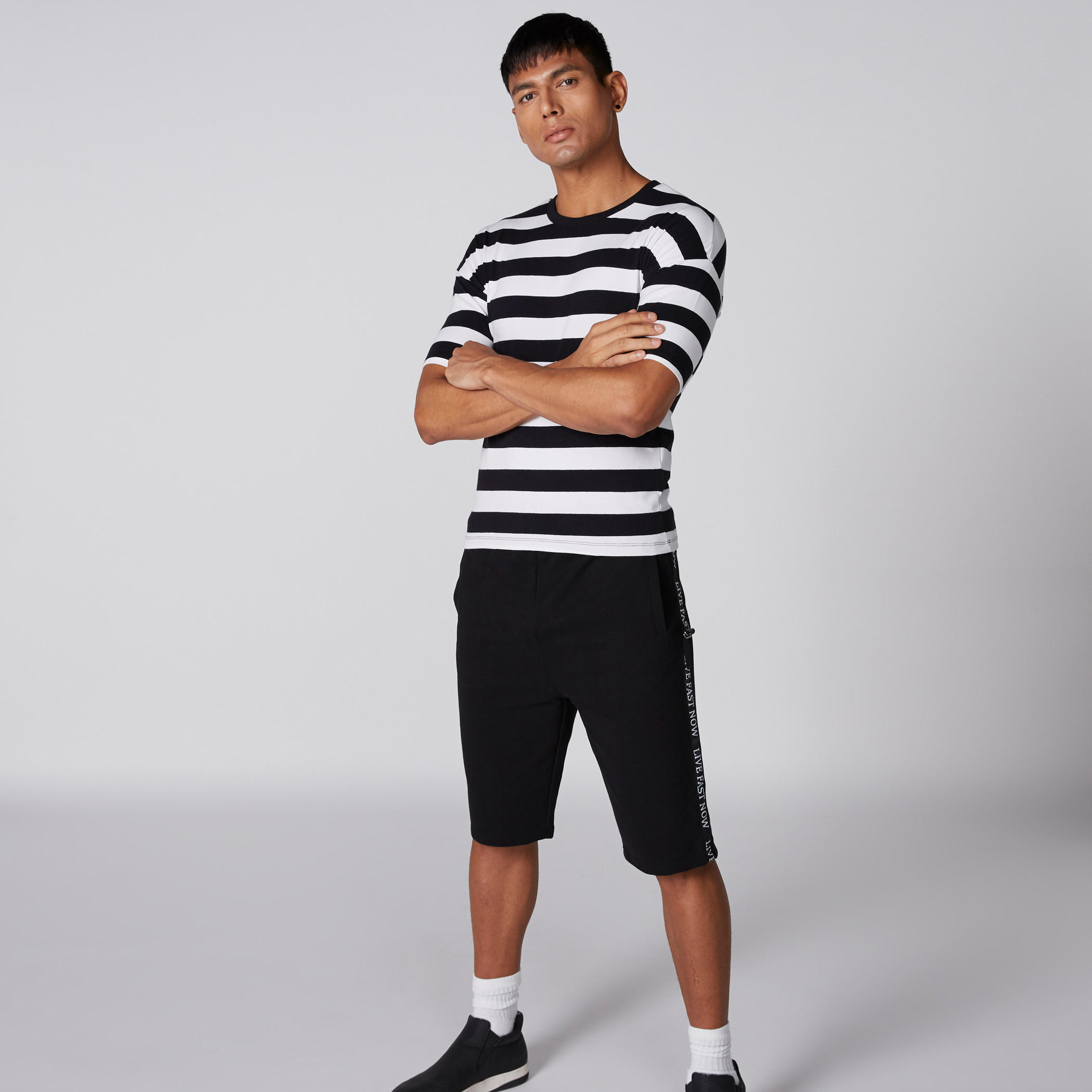 تيشيرت مقلّم بأكمام قصيرة-men-clothing-tshirtsandpolos-tshirts-image-4
