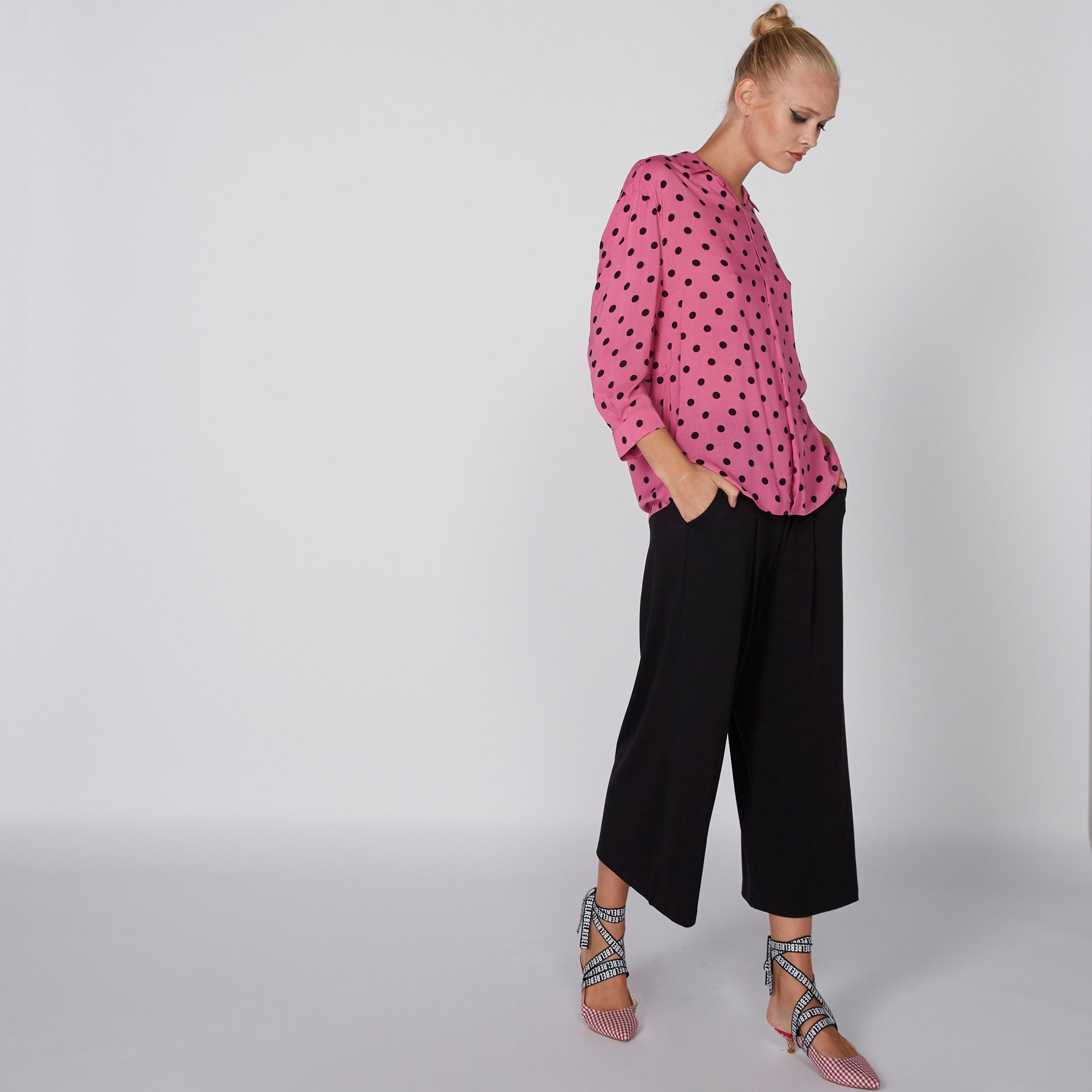 قميص منقّط بأكمام طويلة-women-clothing-shirtsandblouses-shirts-image-2