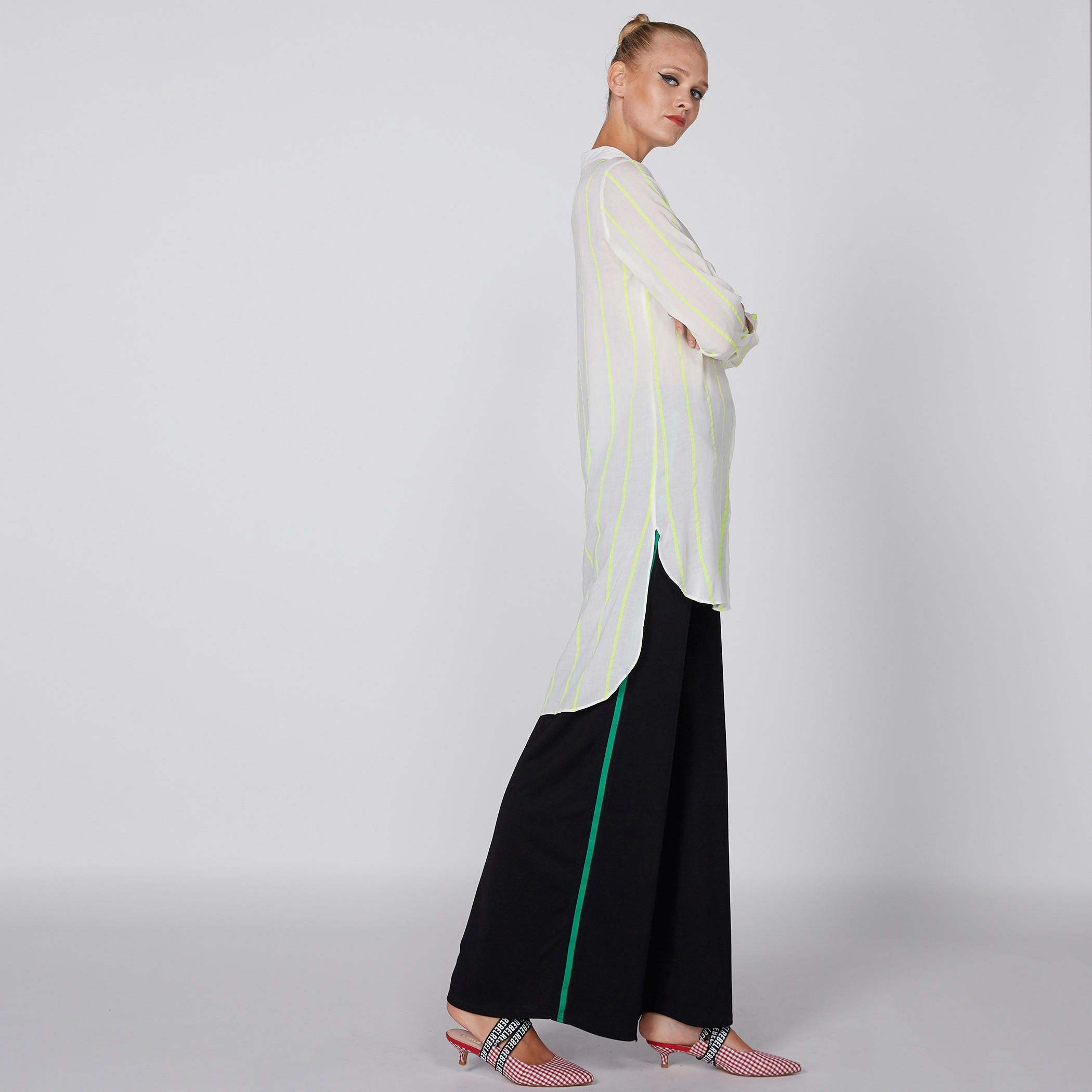قميص مقلّم بأكمام طويلة وحوّاف غير مستوية-women-clothing-shirtsandblouses-blouses-image-4