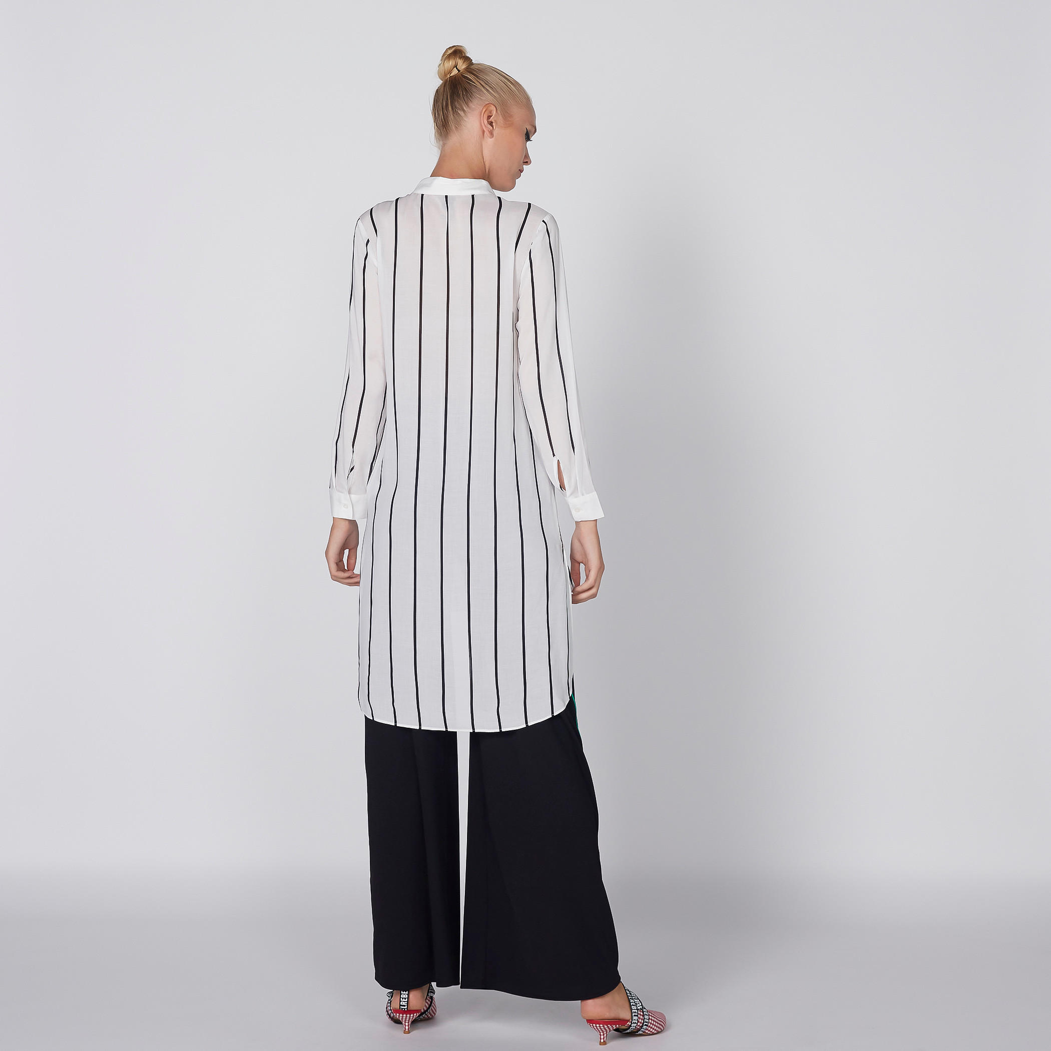 بلوزة طويلة مقلّمة بأكمام طويلة وطرف متفاوت الأطوال-women-clothing-shirtsandblouses-blouses-image-4