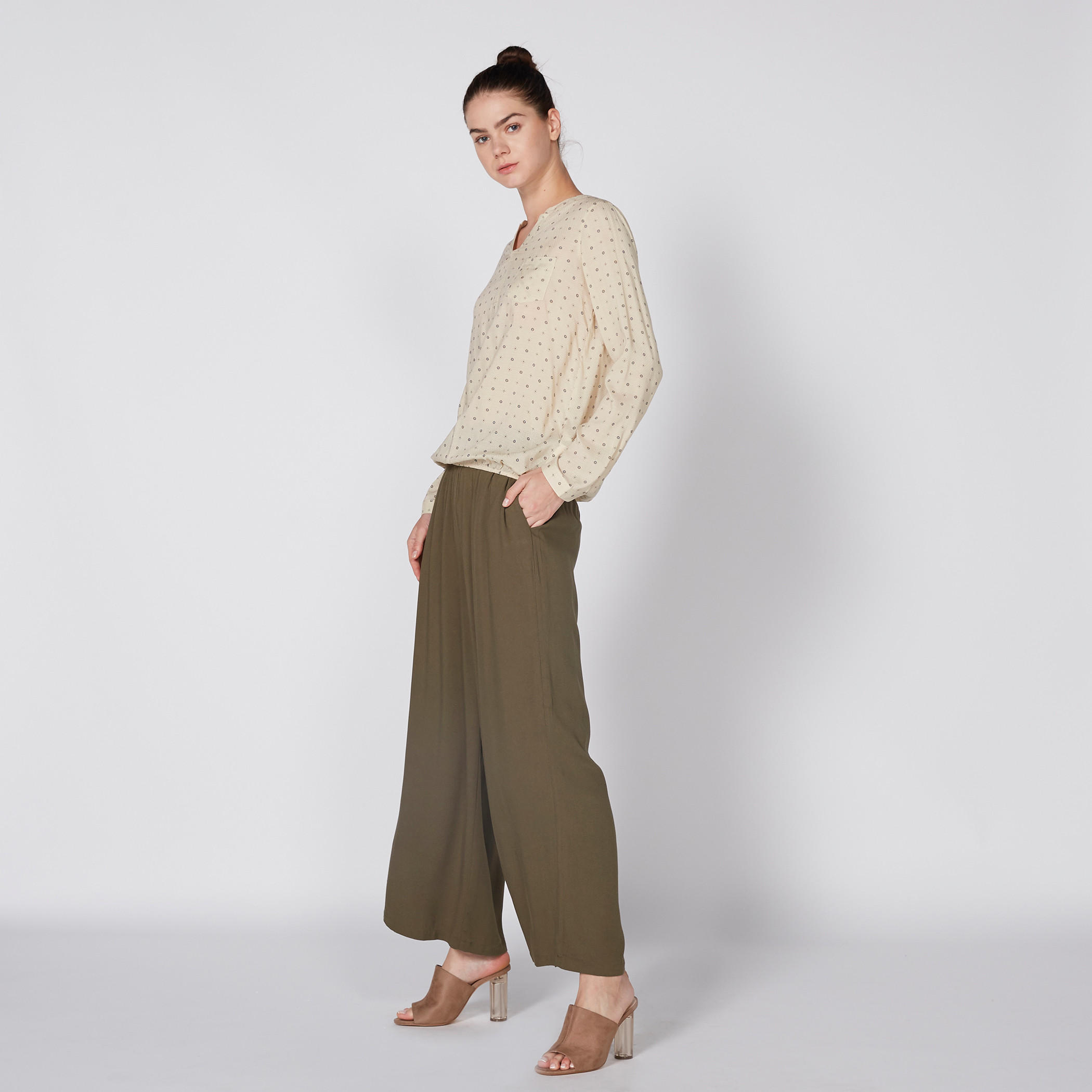بنطال بالازو طويل بخصر مطّاطي-women-clothing-bottoms-trousers-image-2