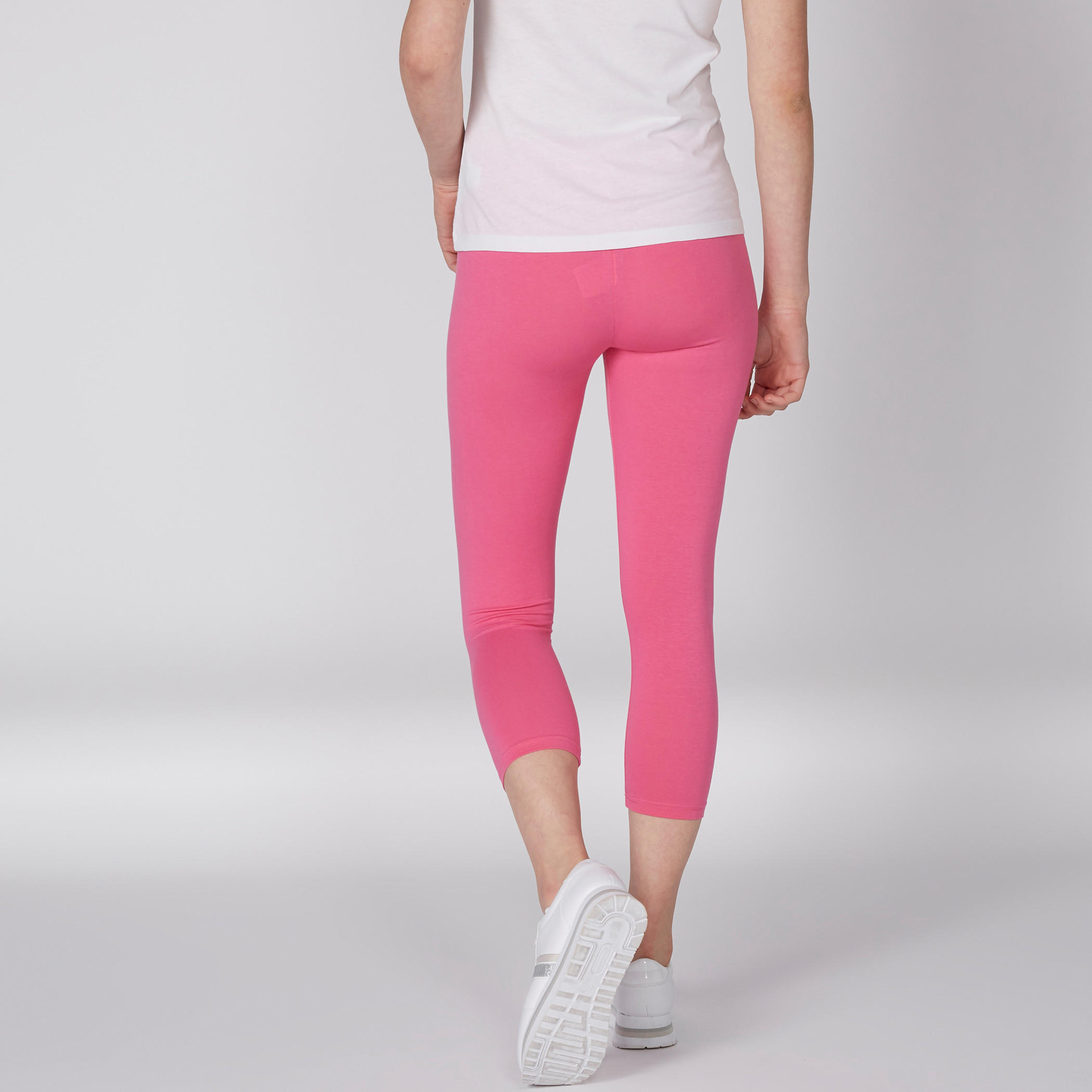 بنطال ليقنز قصير بخصر مطّاطي-women-clothing-bottoms-leggings-image-5