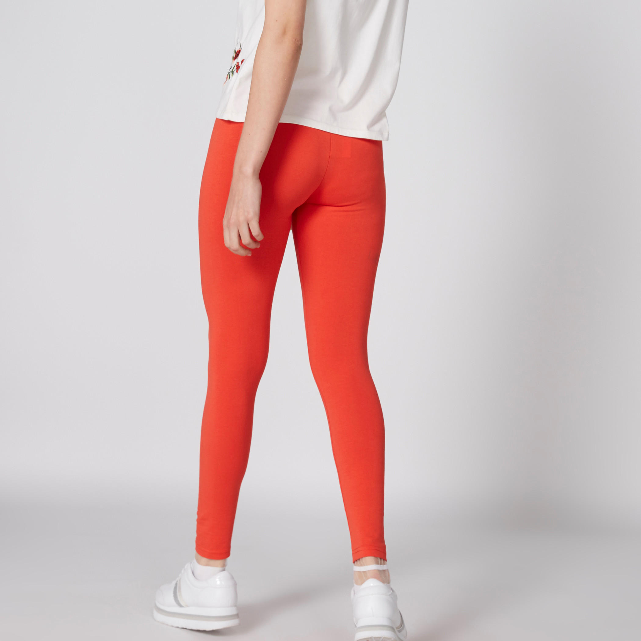 بنطال ليقنز طويل بخصر مطّاطي-women-clothing-bottoms-leggings-image-2
