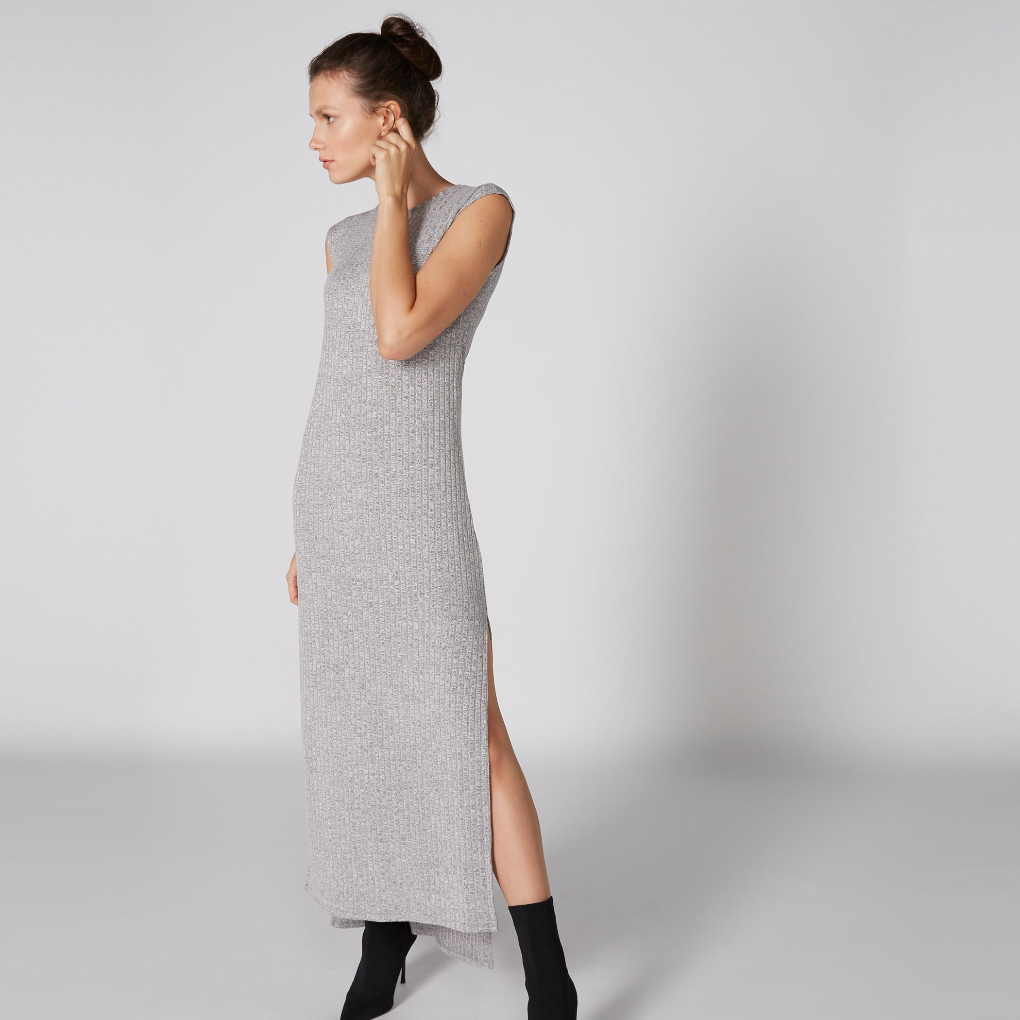 فستان مضلع دون أكمام بياقة مستديرة وفتحة جانبية-women-clothing-dresses-image-1