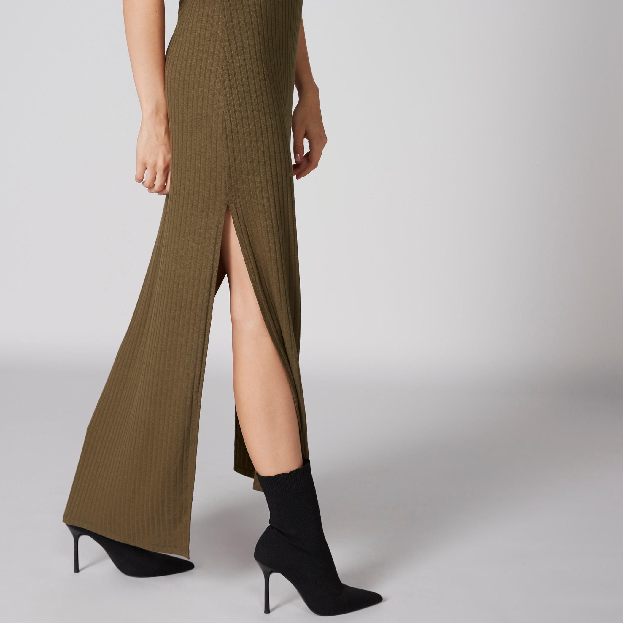 فستان مضلع دون أكمام بياقة مستديرة وفتحة جانبية-women-clothing-dresses-image-4