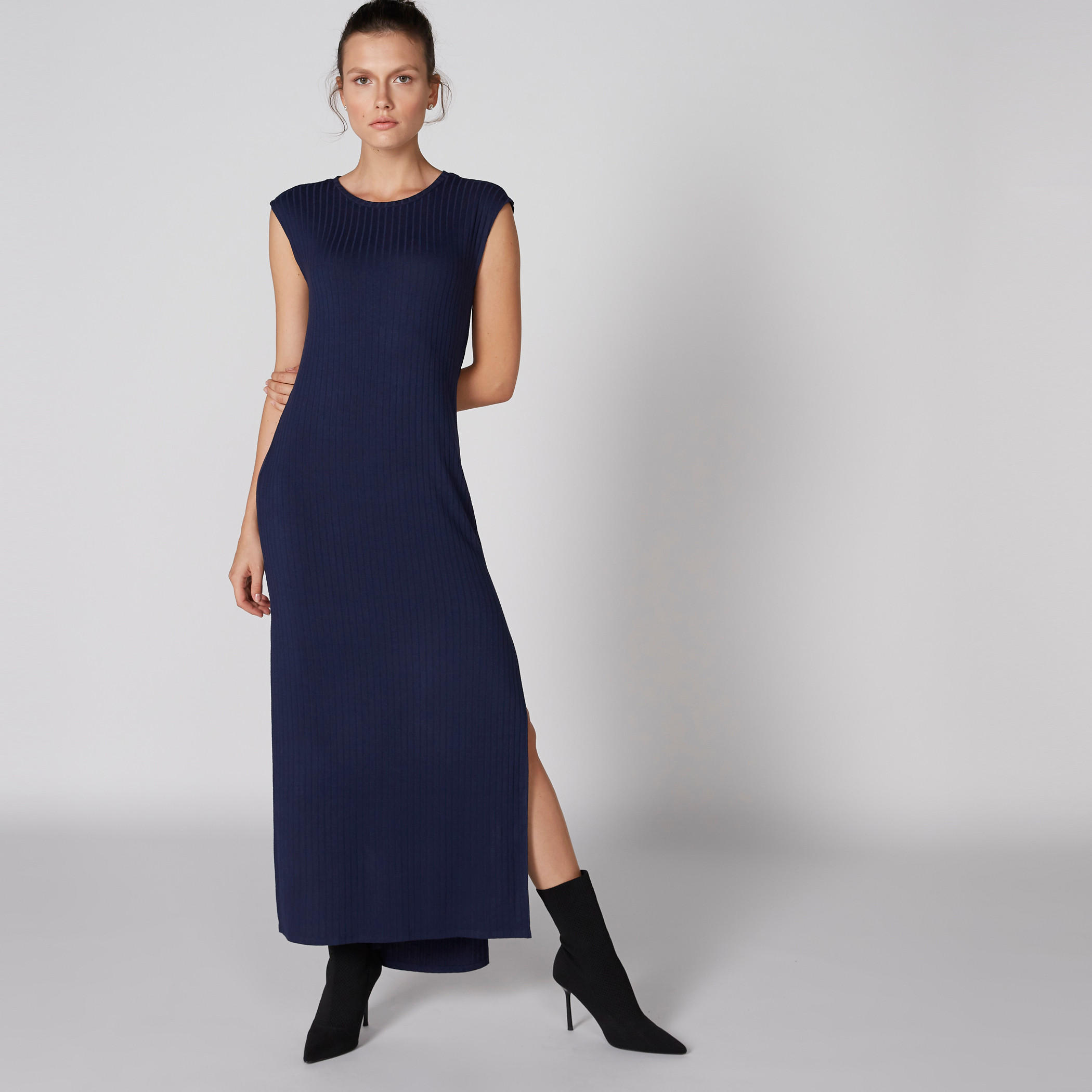 فستان ماكسي دون أكمام بياقة مستديرة وفتحة-women-clothing-dresses-image-1
