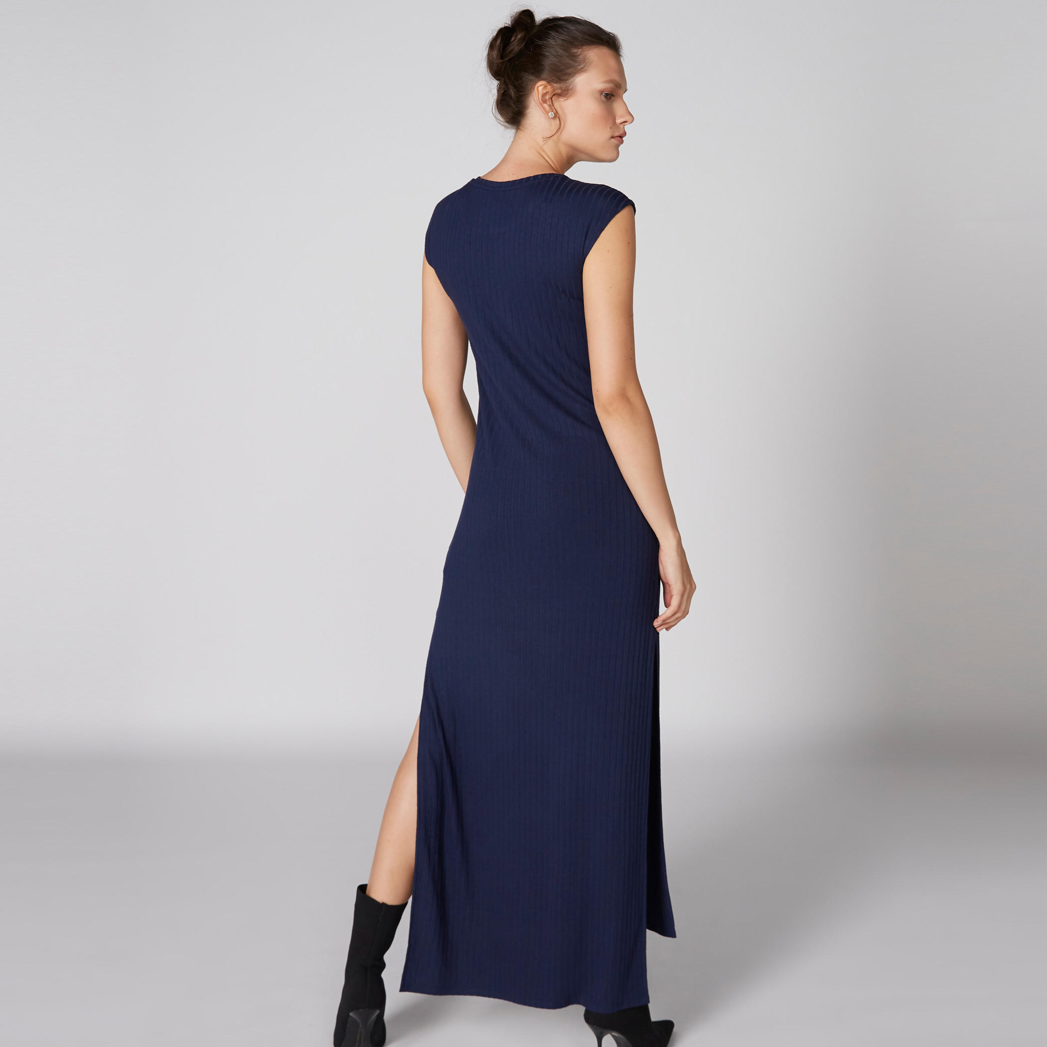 فستان ماكسي دون أكمام بياقة مستديرة وفتحة-women-clothing-dresses-image-2