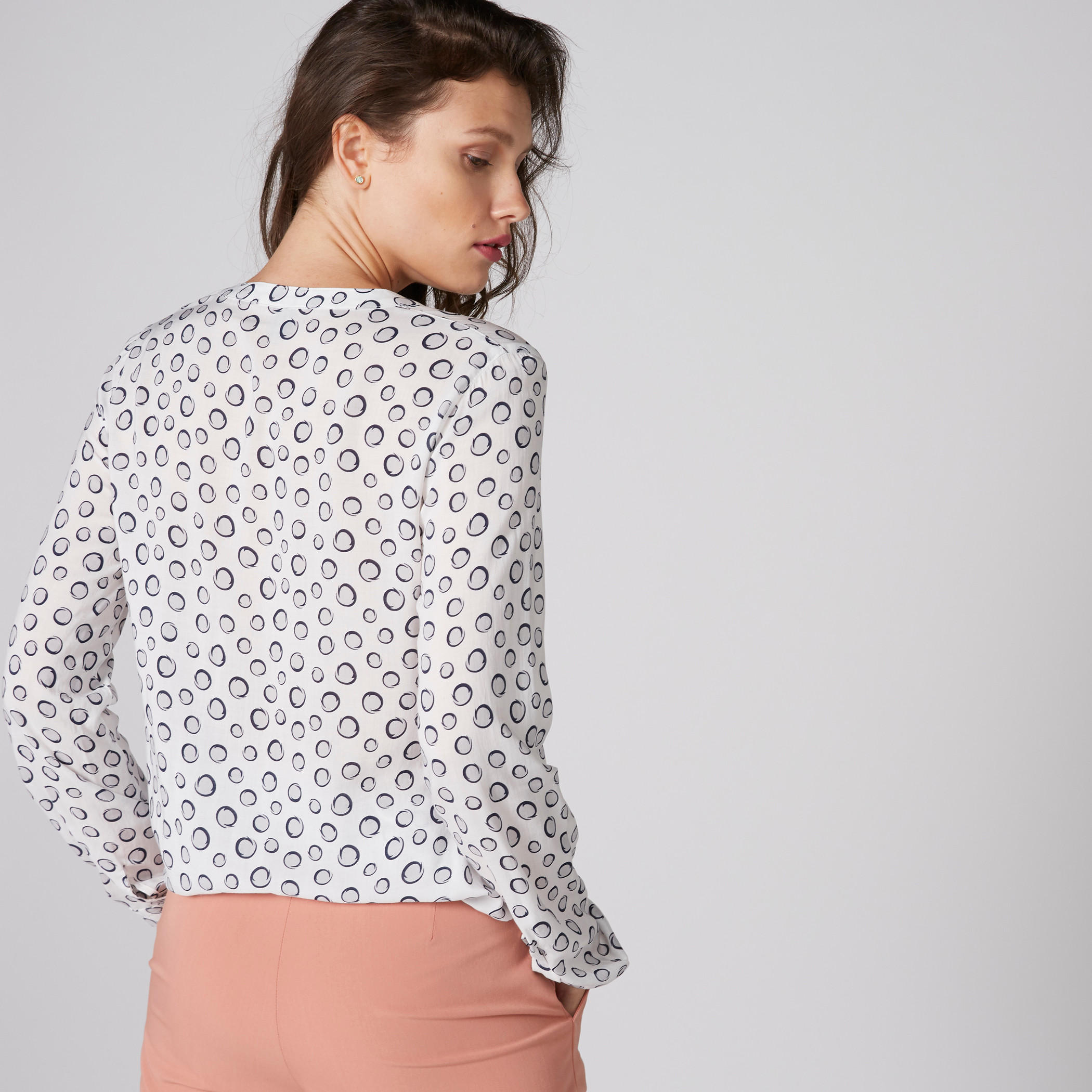 بلوزة بياقة V وأكمام طويلة وطبعات-women-clothing-shirtsandblouses-blouses-image-2