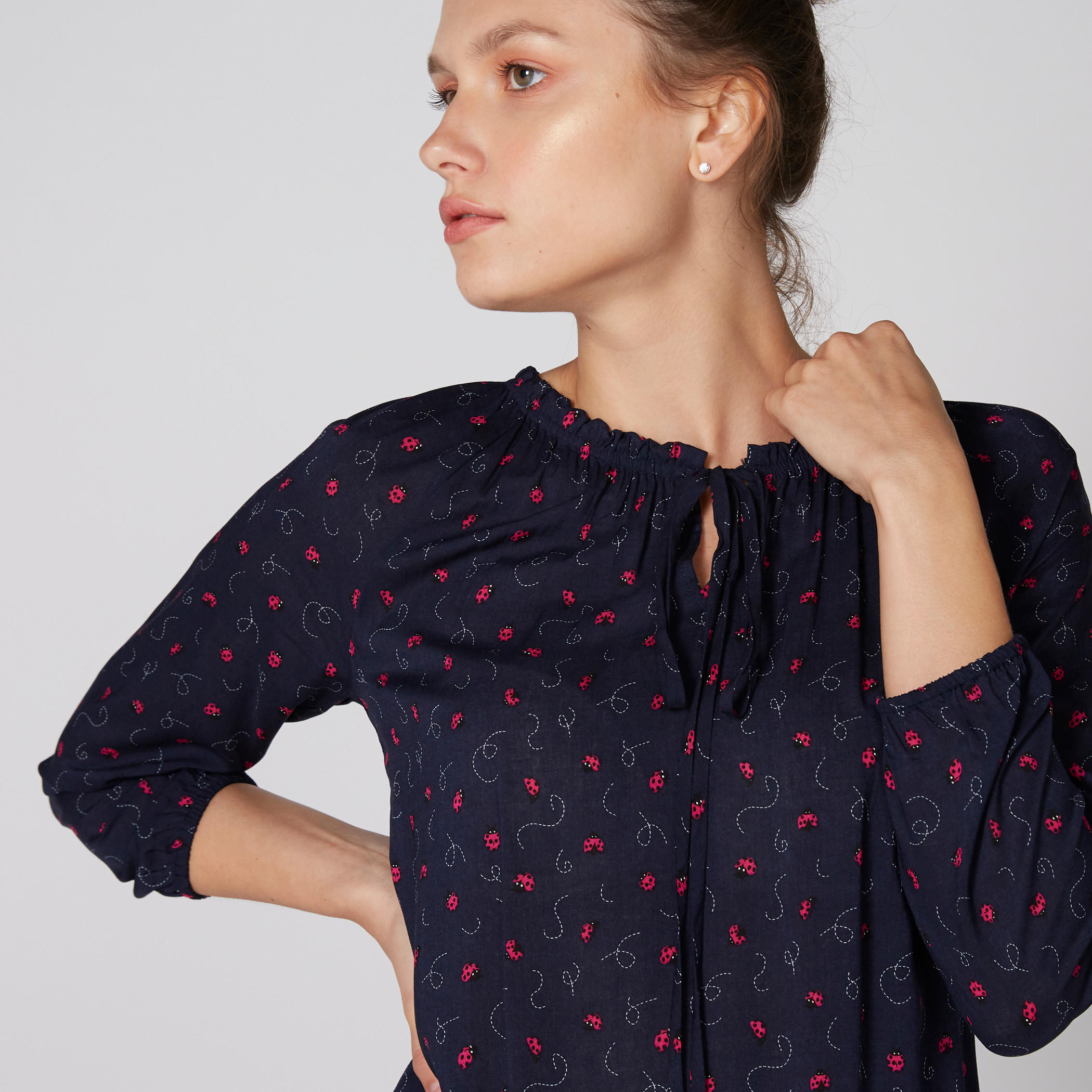 بلوزة بياقة مستديرة وأكمام 3/4 وطبعات-women-clothing-shirtsandblouses-blouses-image-4
