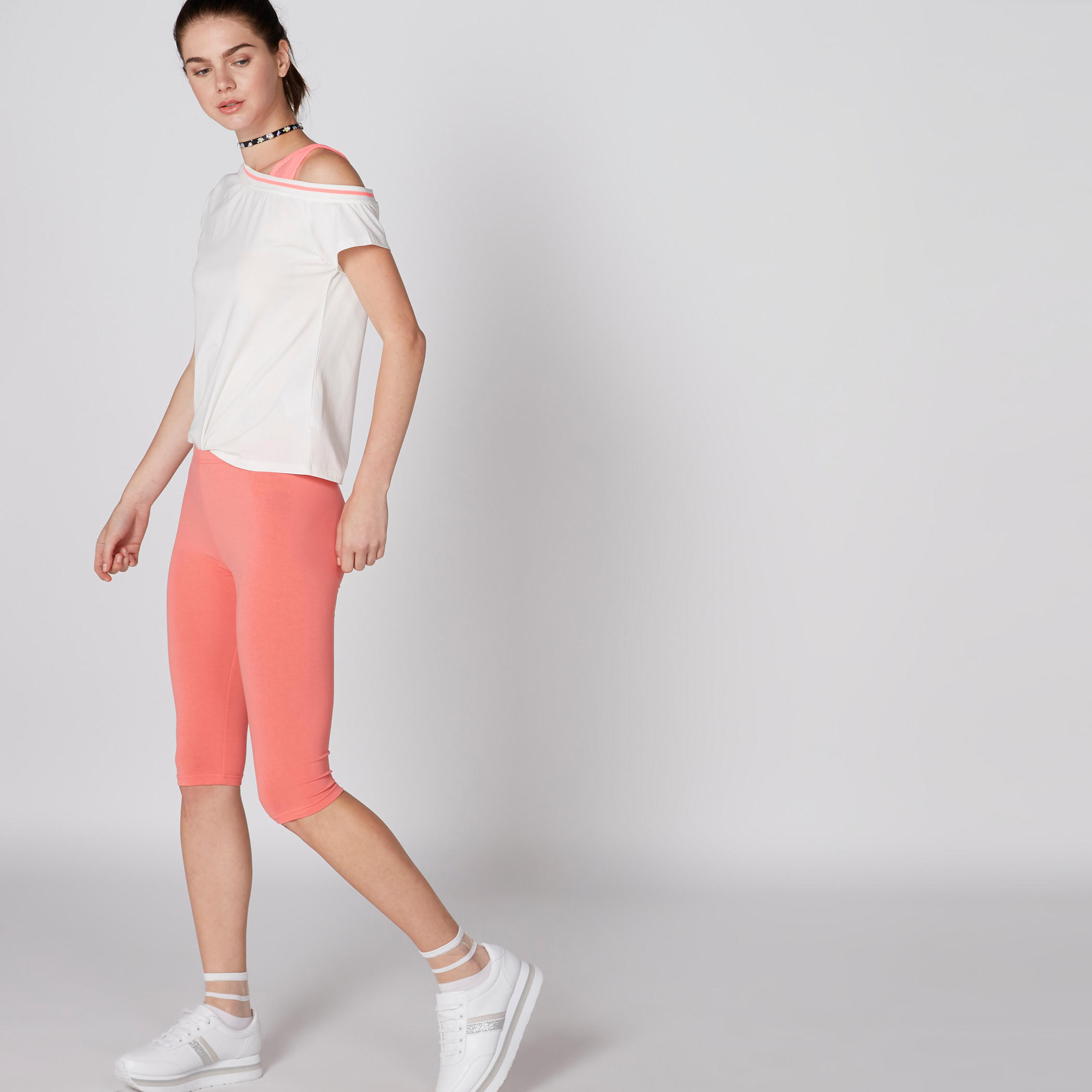 بنطال ليقنز بطول 3/4 وخصر مطاطي-women-clothing-bottoms-leggings-image-1
