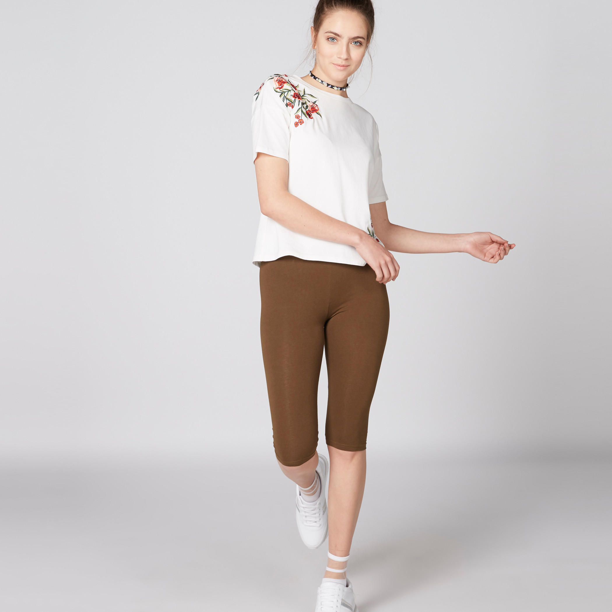 بنطال ليقنز بطول 3/4 وخصر مطاطي-women-clothing-bottoms-leggings-image-1