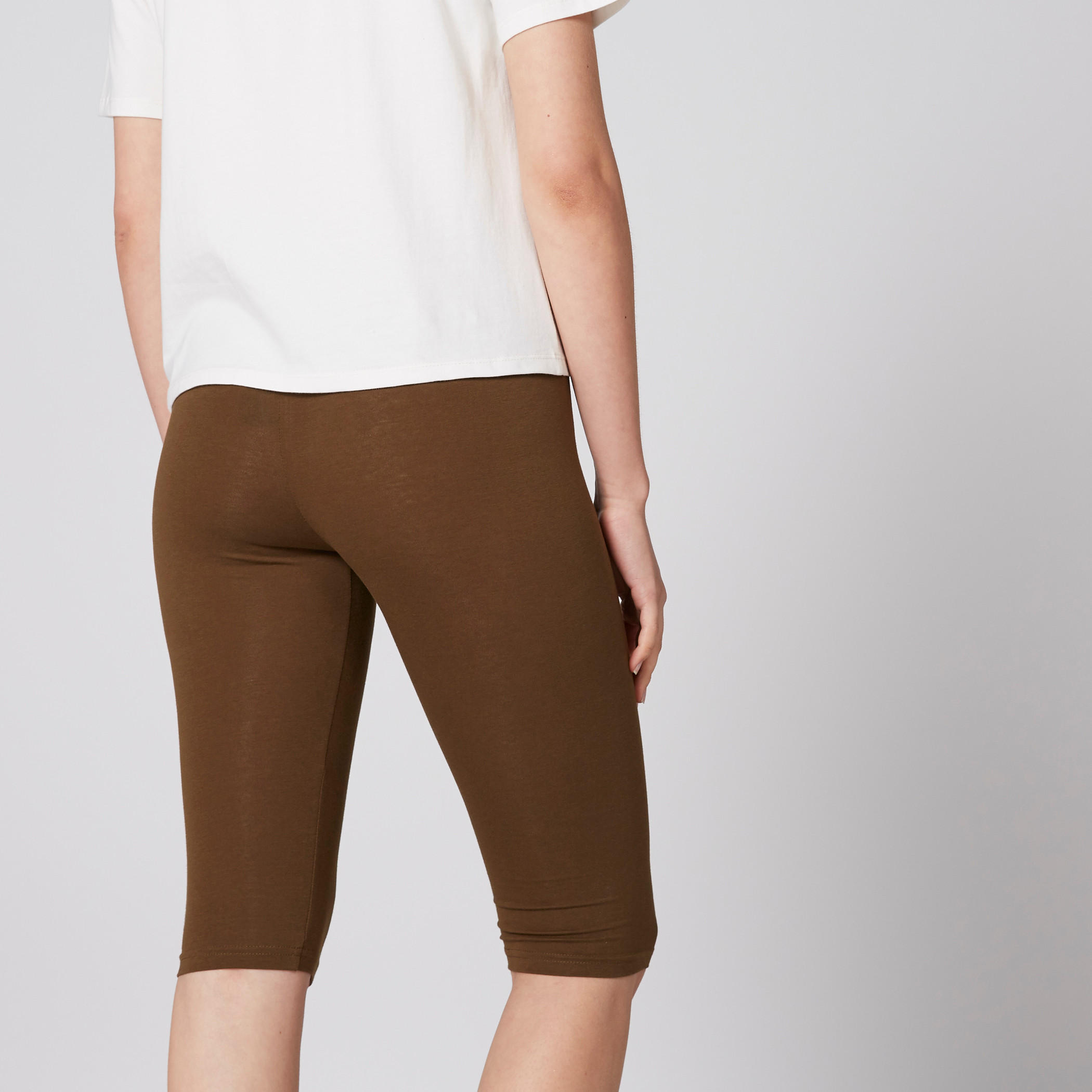 بنطال ليقنز بطول 3/4 وخصر مطاطي-women-clothing-bottoms-leggings-image-2