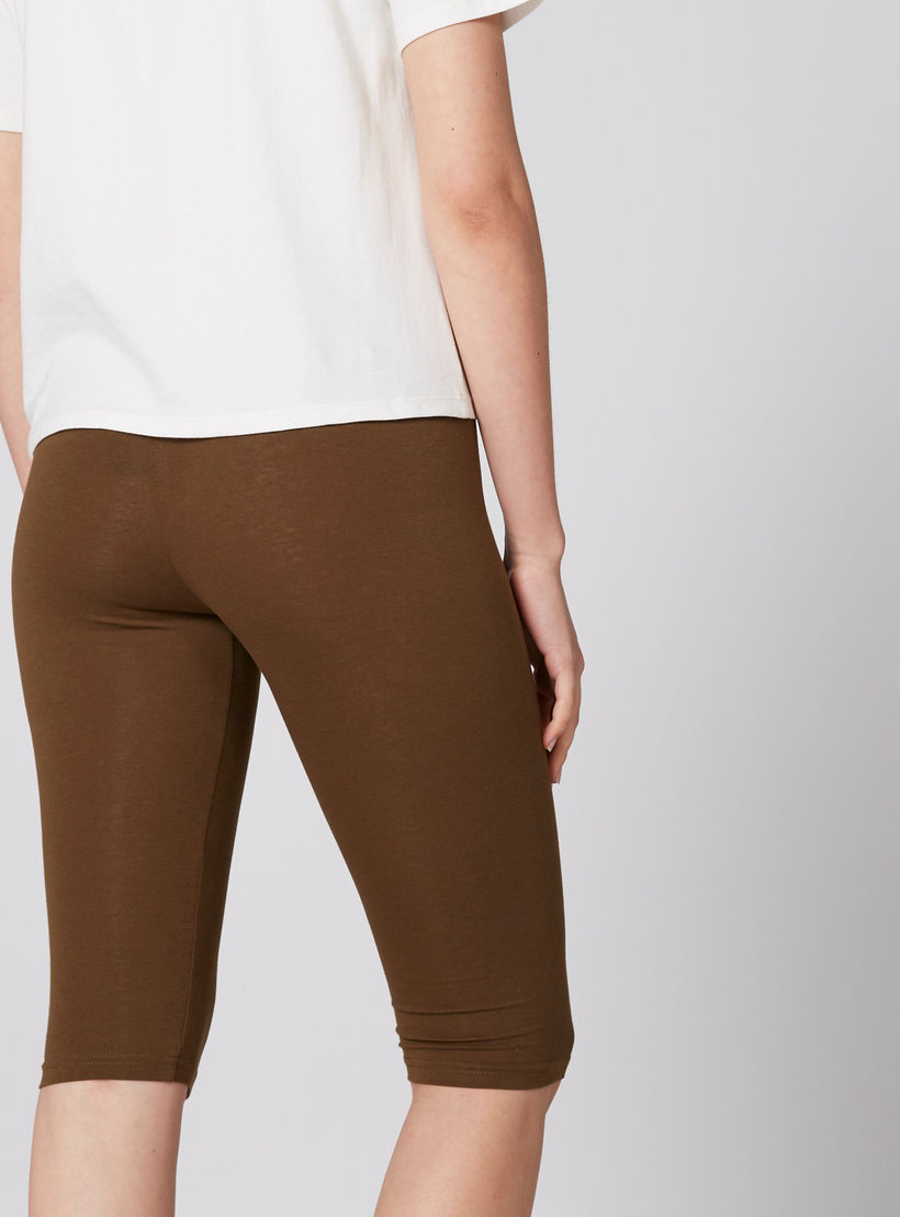 بنطال ليقنز بطول 3/4 وخصر مطاطي-women-clothing-bottoms-leggings-image-2