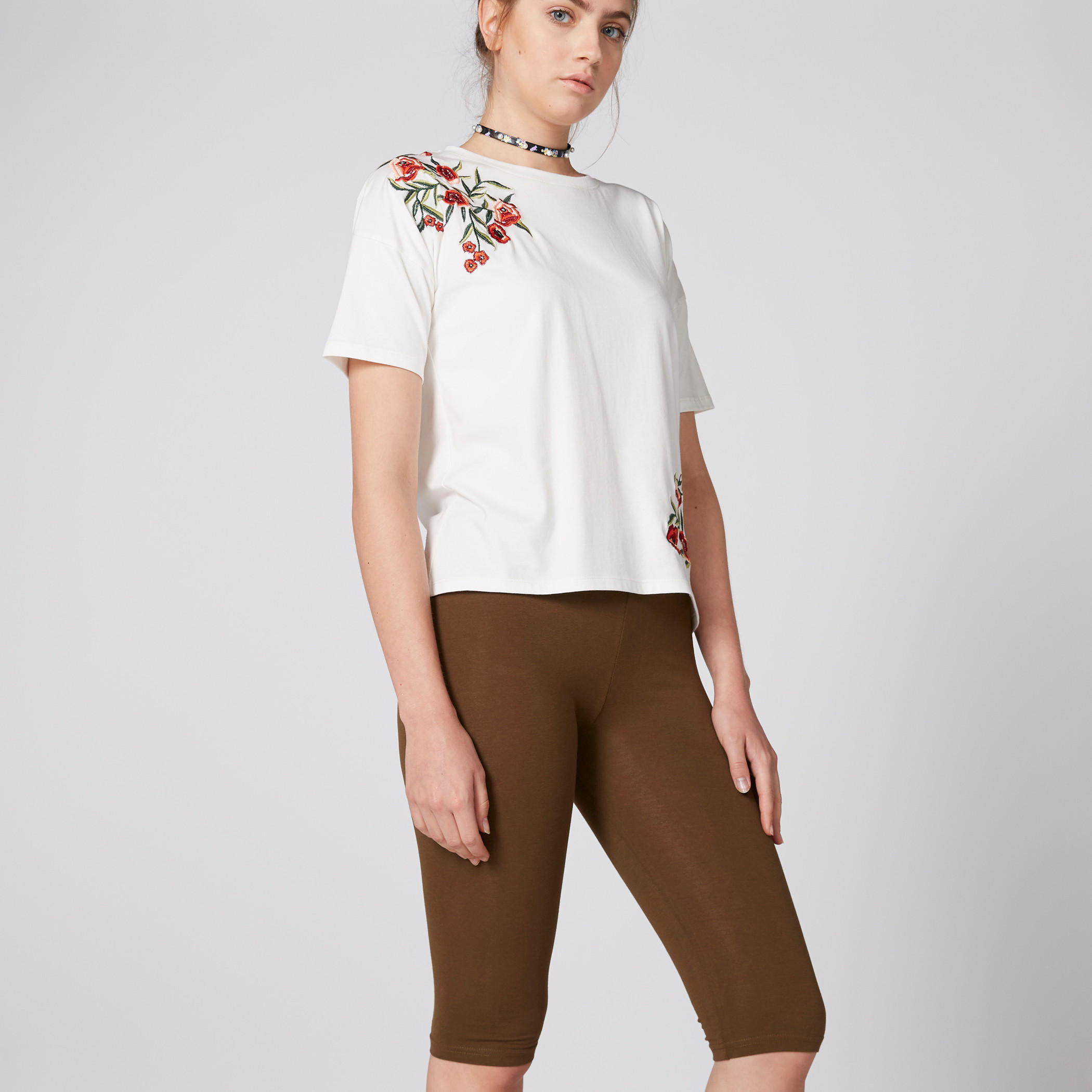 بنطال ليقنز بطول 3/4 وخصر مطاطي-women-clothing-bottoms-leggings-image-3