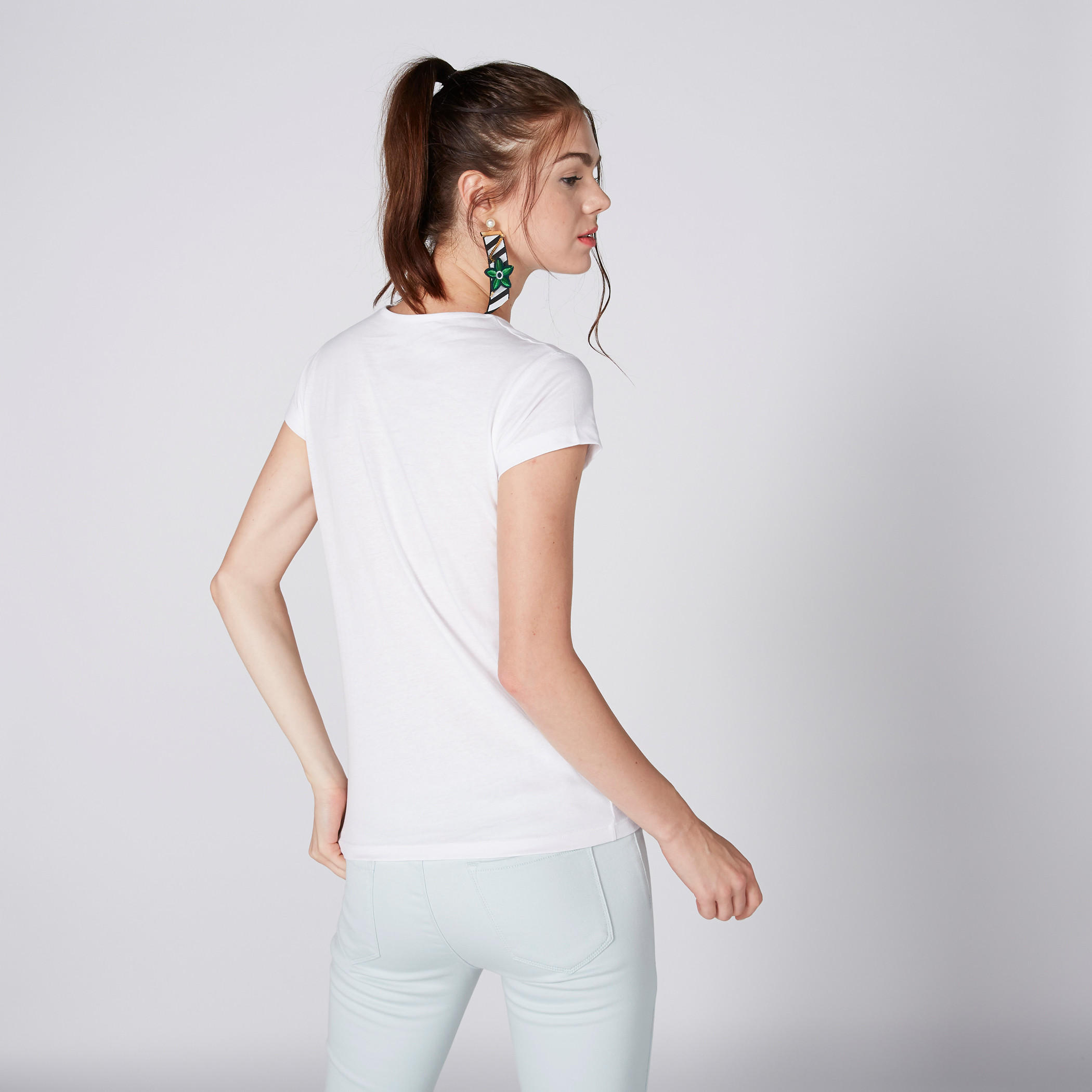 تيشيرت بياقة مستديرة وأكمام كاب وطبعات-women-clothing-tshirts-image-2