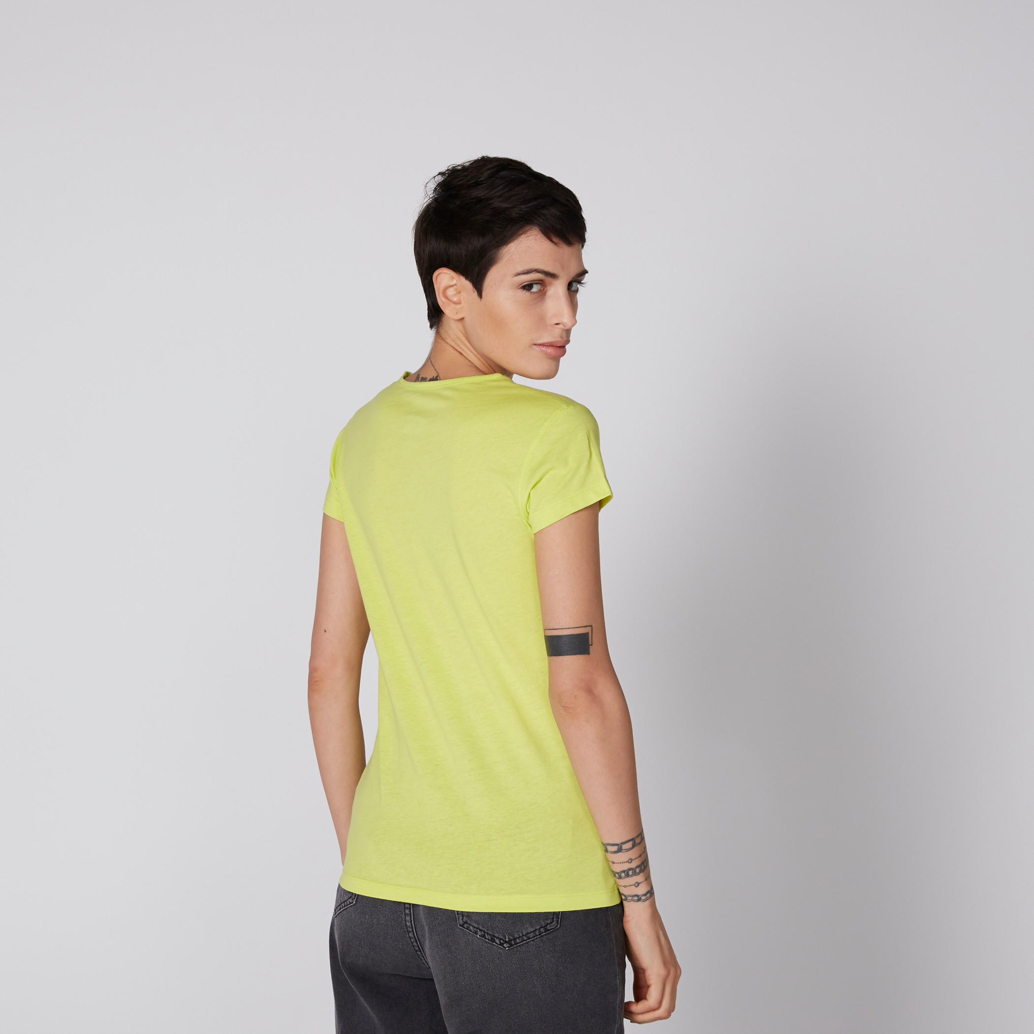تيشيرت بياقة مستديرة وأكمام قصيرة وطبعات-women-clothing-tshirts-image-3