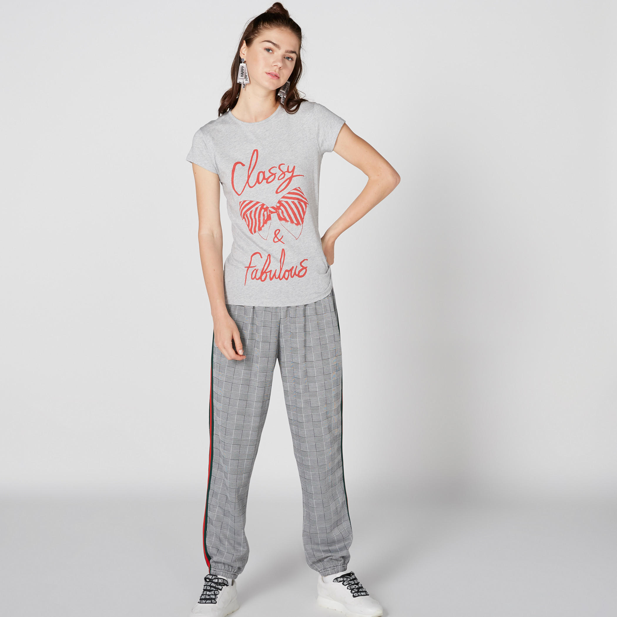 تيشيرت بياقة مستديرة وأكمام كاب وطبعات-women-clothing-tshirts-image-2