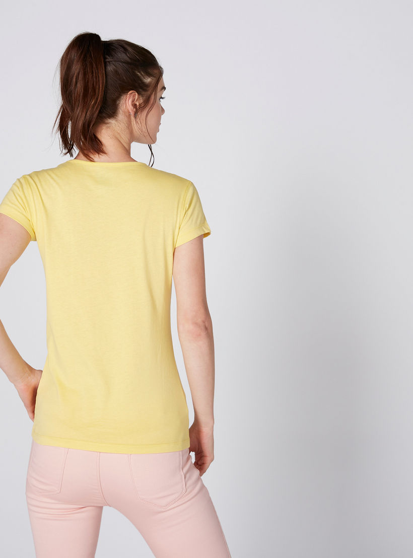 تيشيرت بياقة مستديرة وأكمام كاب وطبعات-women-clothing-tshirts-image-2