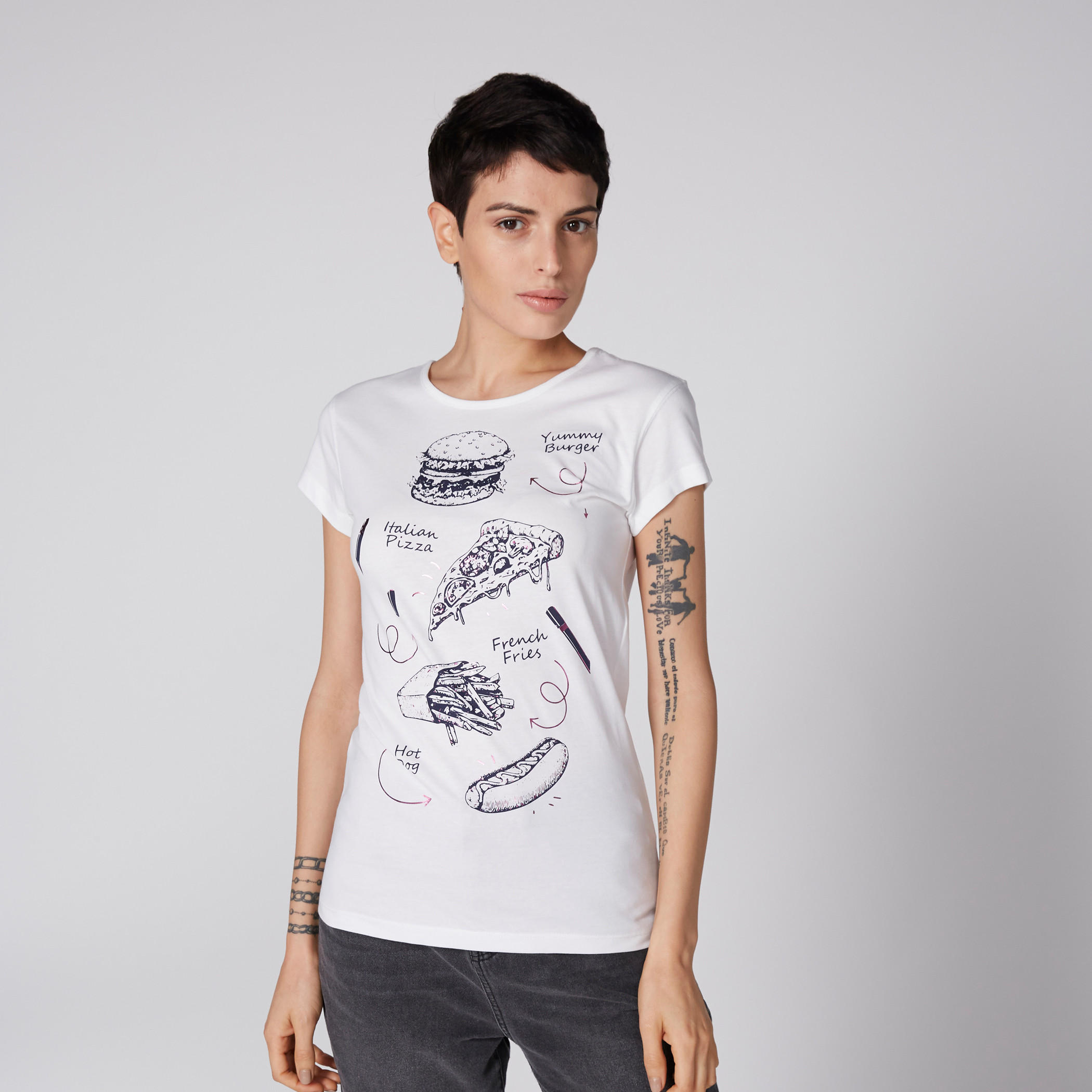 تيشيرت بياقة مستديرة وأكمام كاب وطبعات-women-clothing-tshirts-image-1