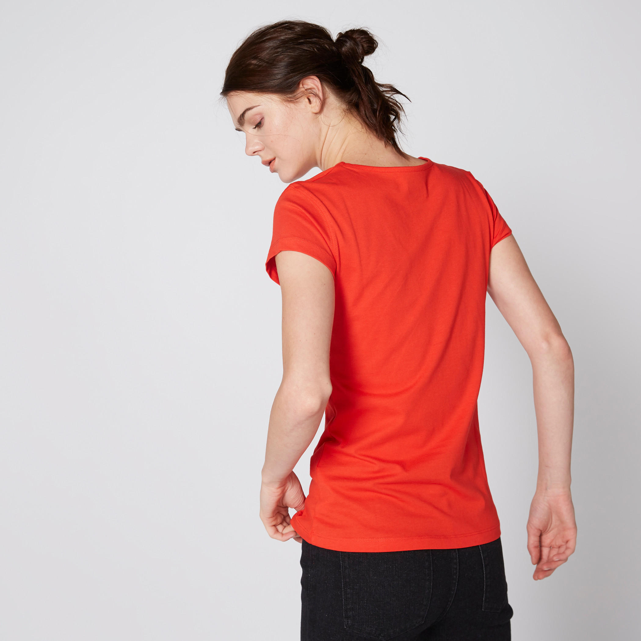 تيشيرت بطبعات وياقة مستديرة وأكمام كاب-women-clothing-shirtsandblouses-shirts-image-2