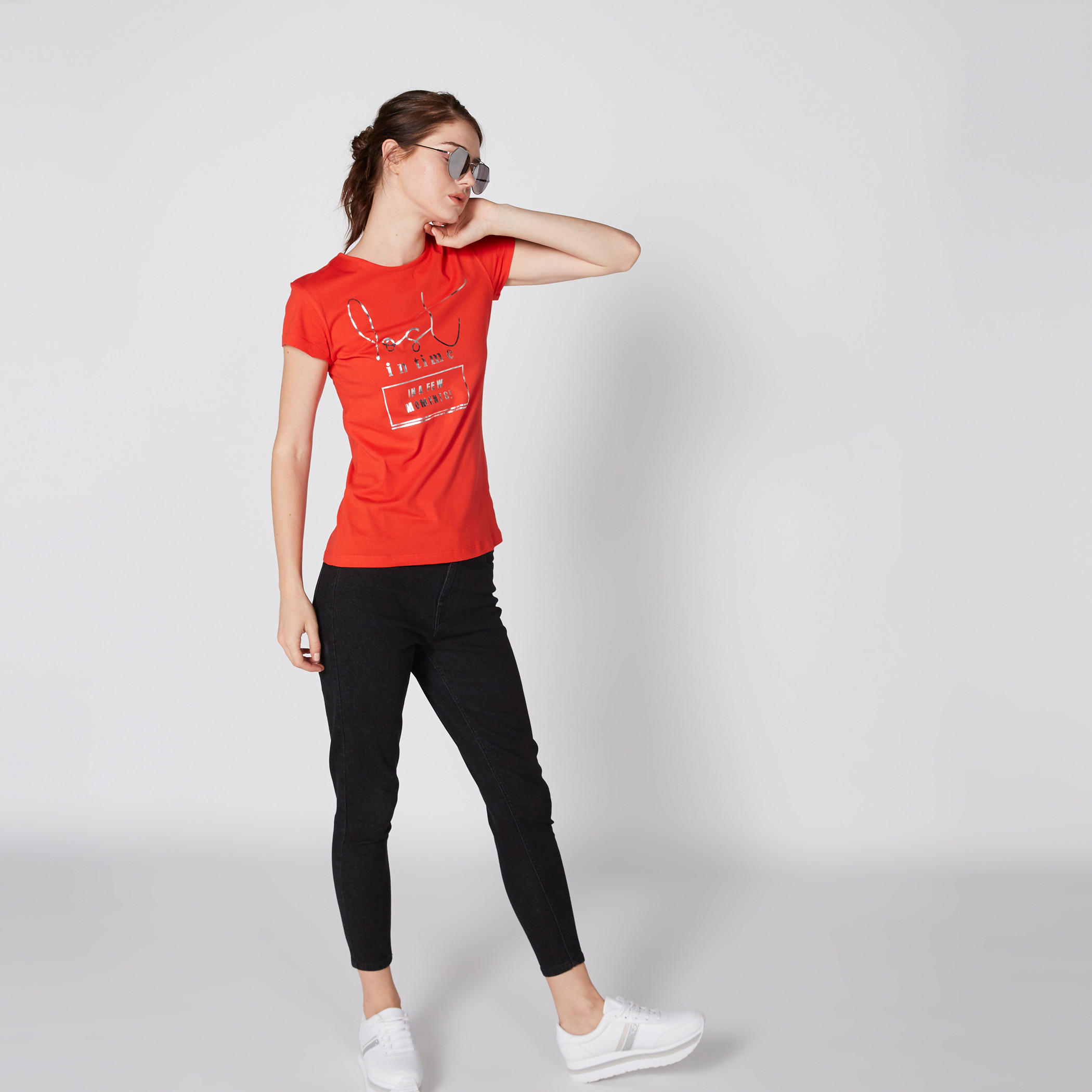 تيشيرت بطبعات وياقة مستديرة وأكمام كاب-women-clothing-shirtsandblouses-shirts-image-3