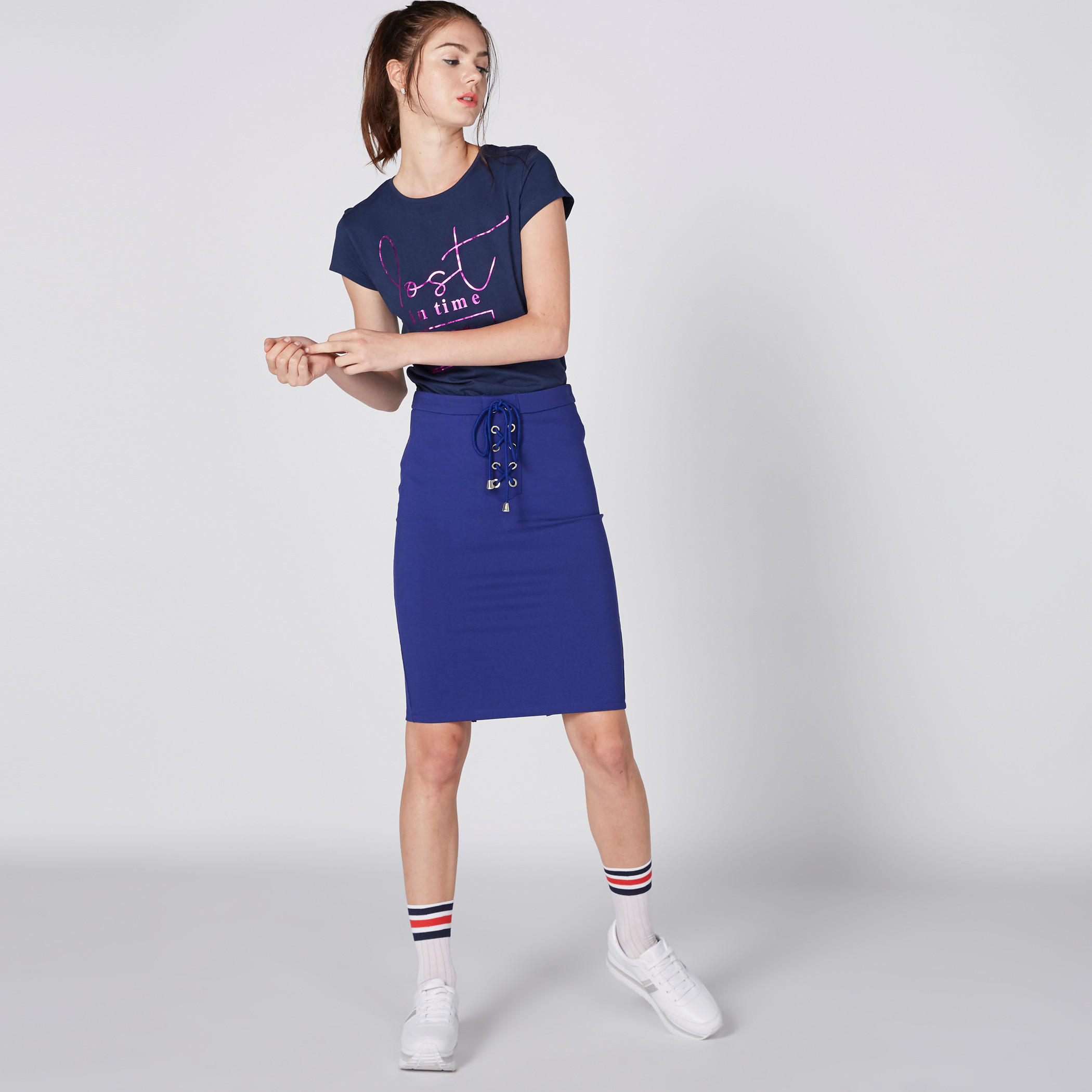 تيشيرت بياقة مستديرة وأكمام كاب وطبعات-women-clothing-tshirts-image-1