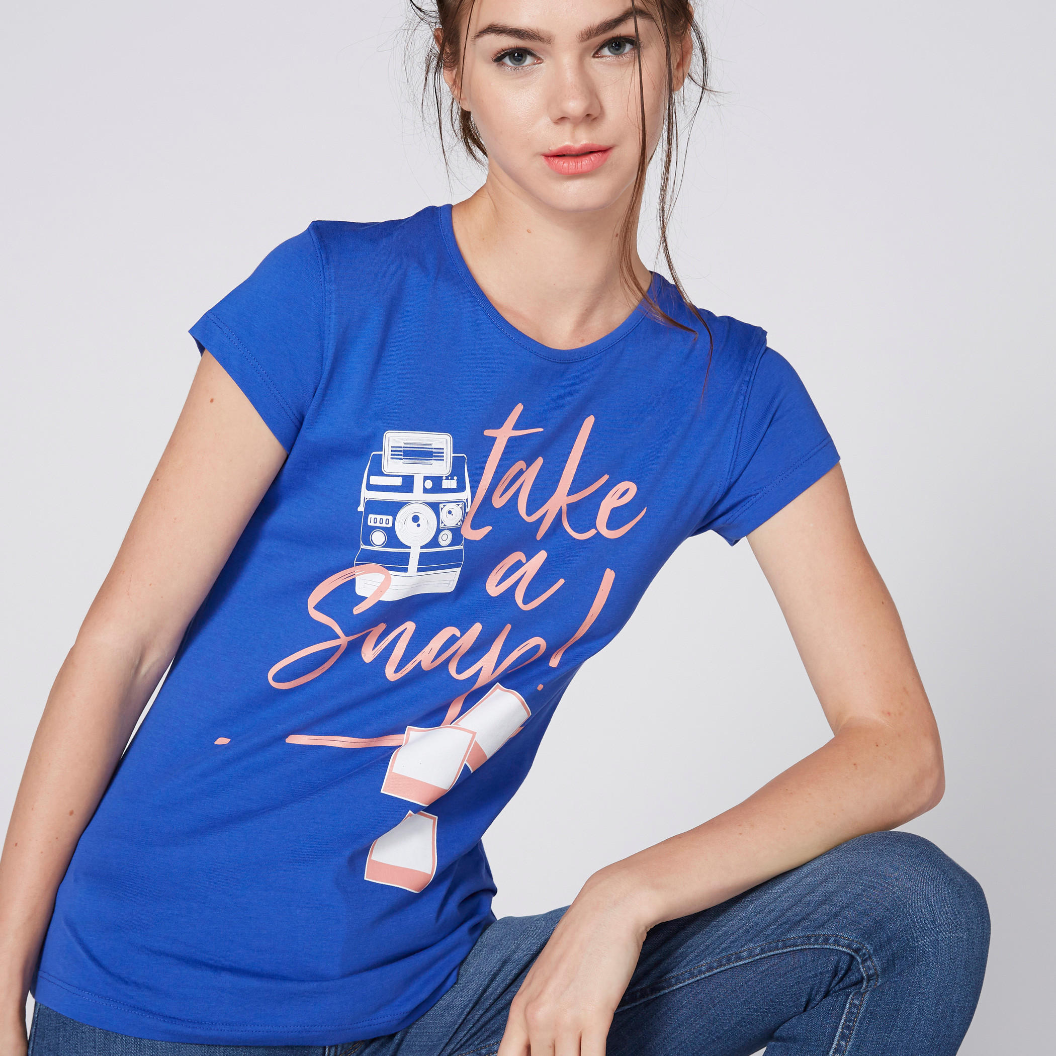تيشيرت بياقة مستديرة وأكمام كاب وطبعات-women-clothing-tshirts-image-4