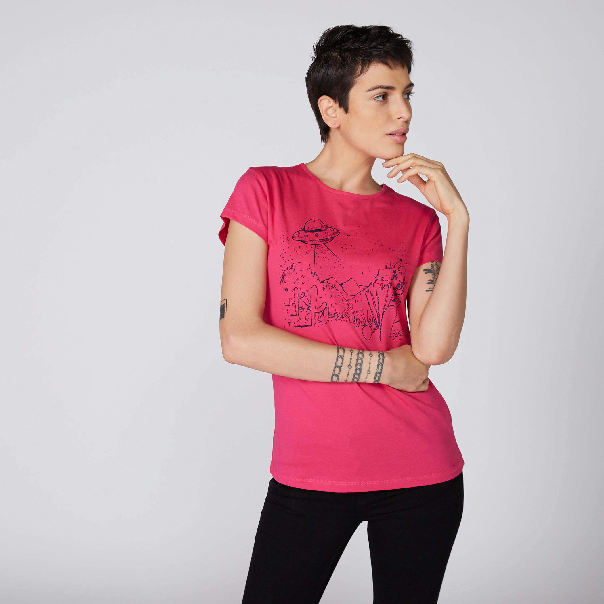 تيشيرت بياقة مستديرة وأكمام كاب وطبعات-women-clothing-tshirts-image-1