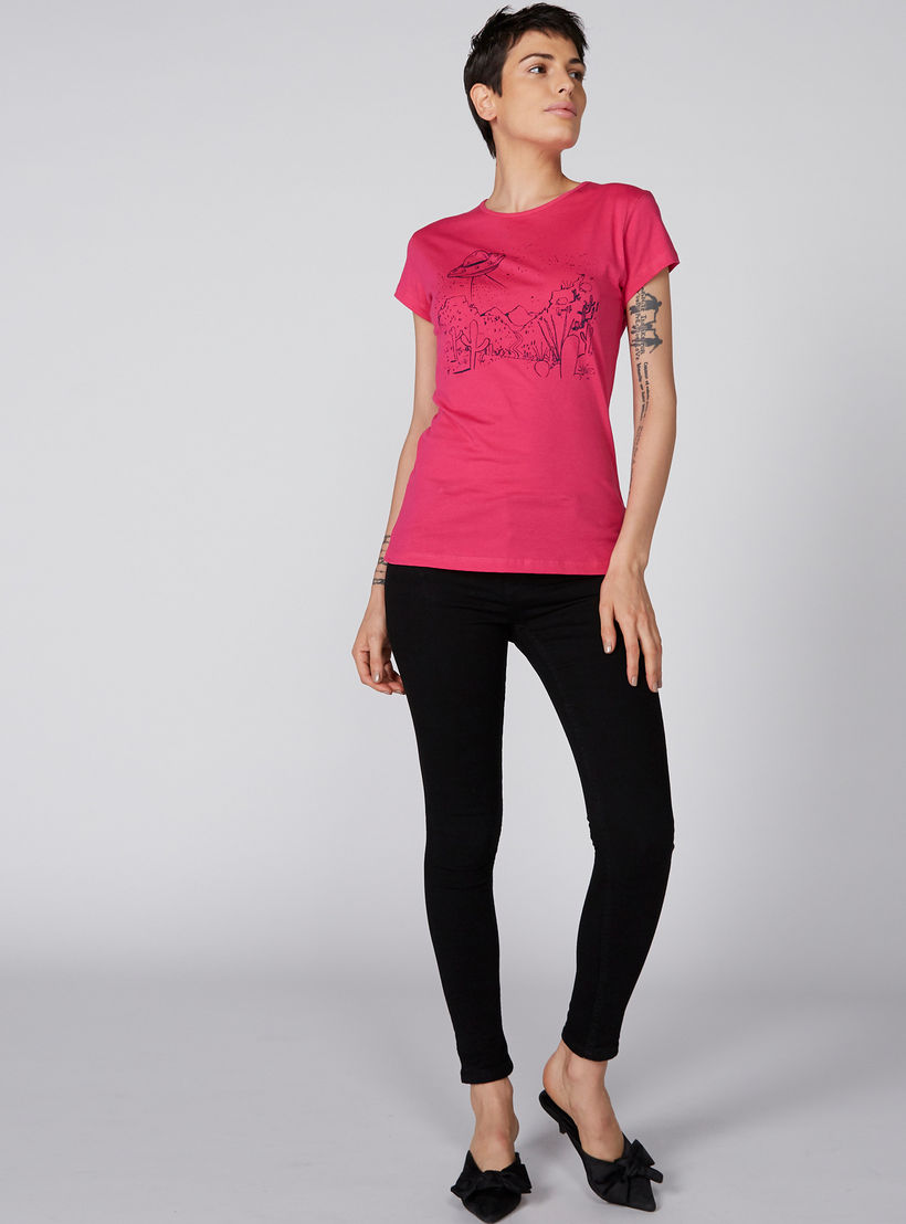 تيشيرت بياقة مستديرة وأكمام كاب وطبعات-women-clothing-tshirts-image-3