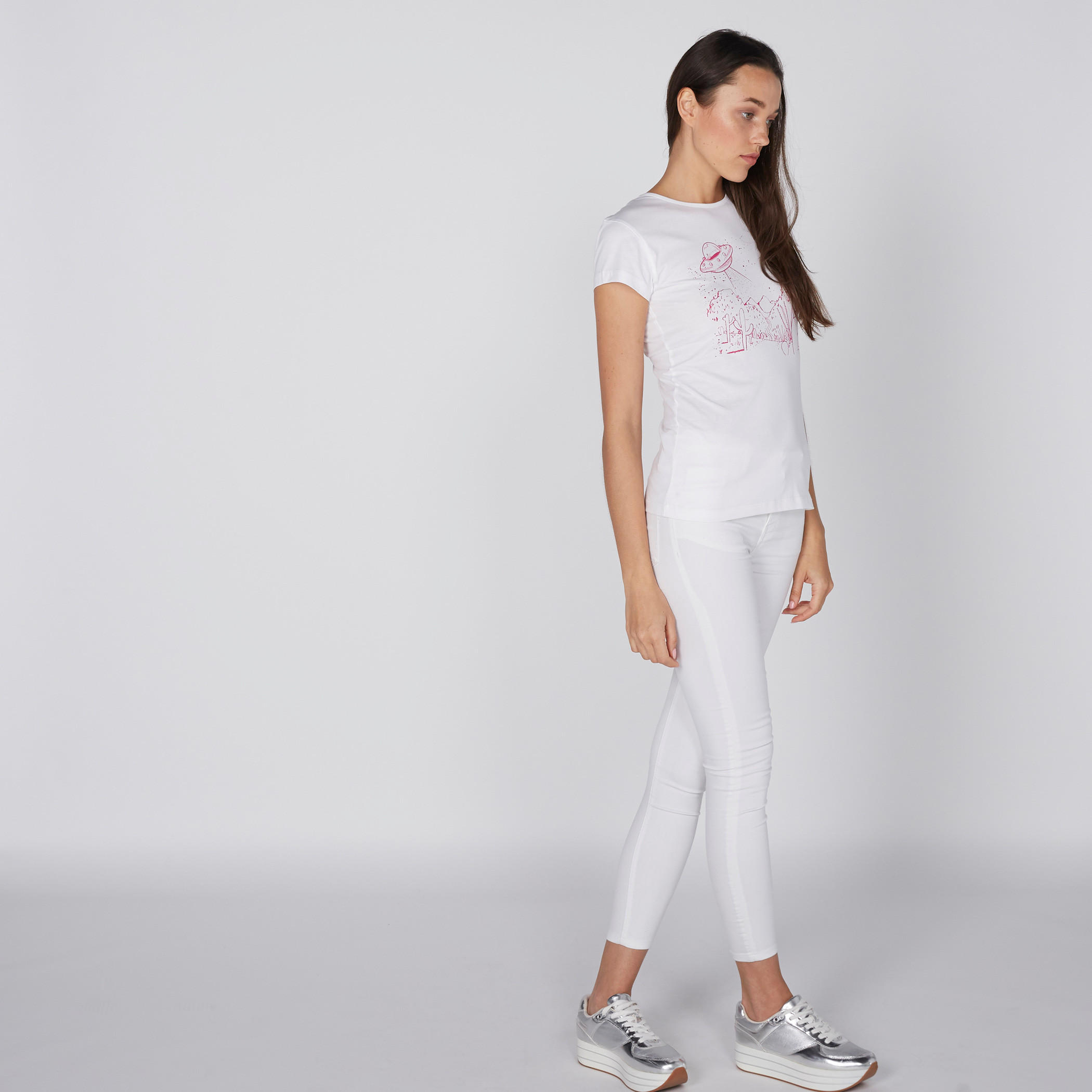 تيشيرت بياقة مستديرة وأكمام قصيرة وطبعات-women-clothing-tshirts-image-2