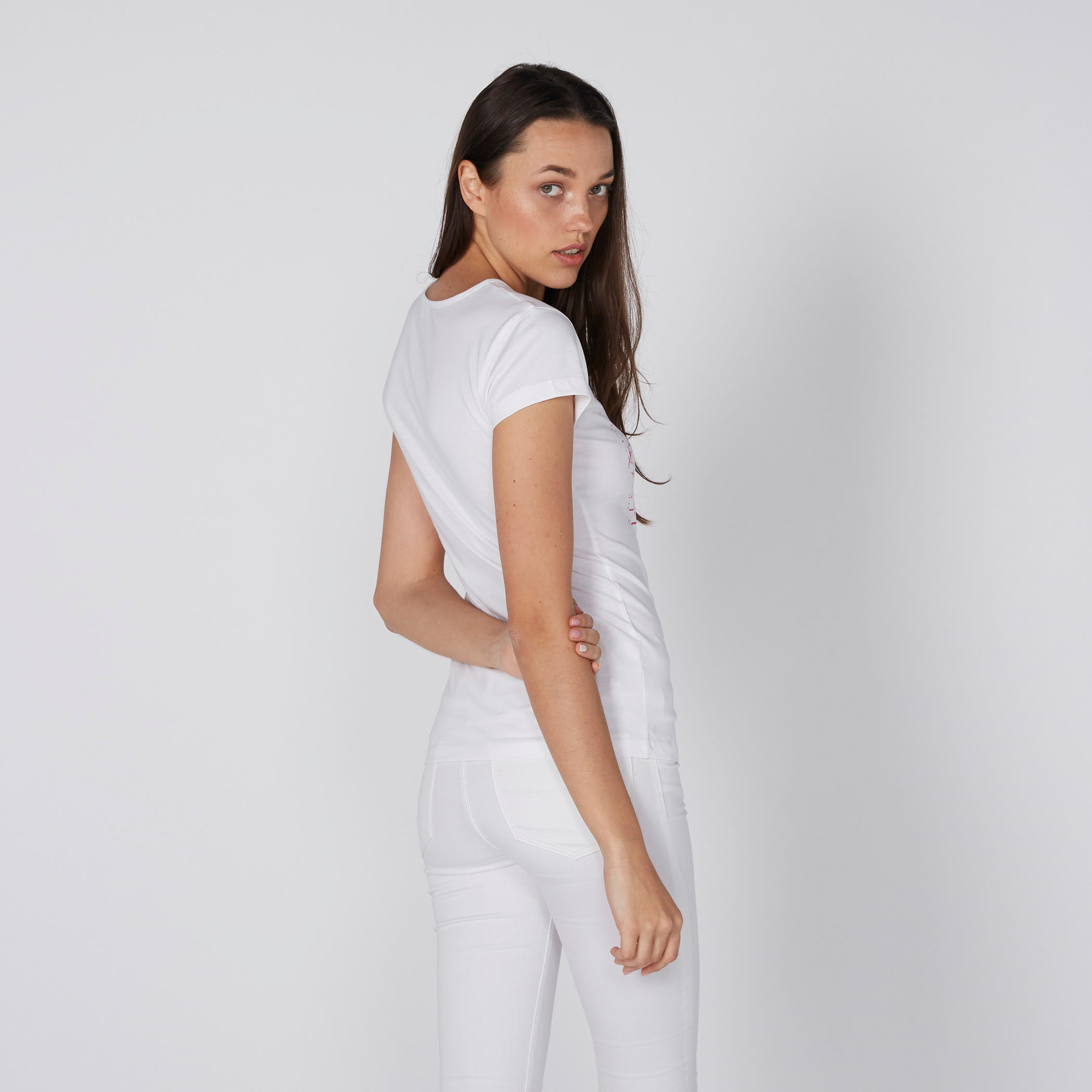 تيشيرت بياقة مستديرة وأكمام قصيرة وطبعات-women-clothing-tshirts-image-3