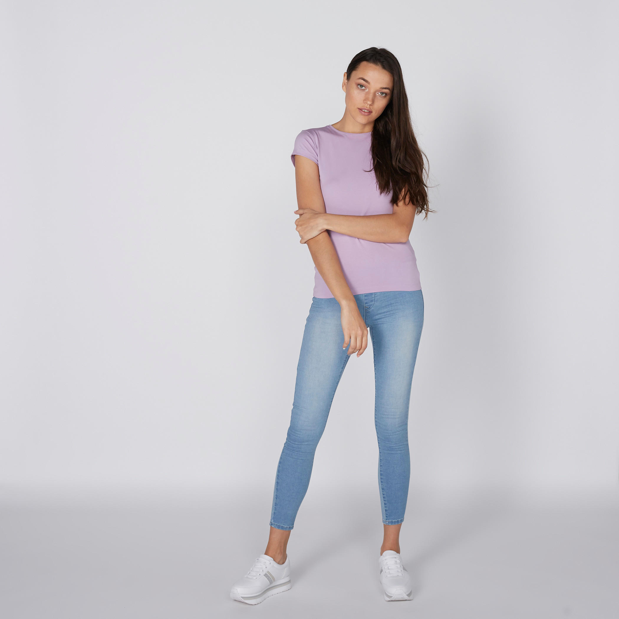 تيشيرت بياقة مستديرة وأكمام كاب-women-clothing-tshirts-image-1