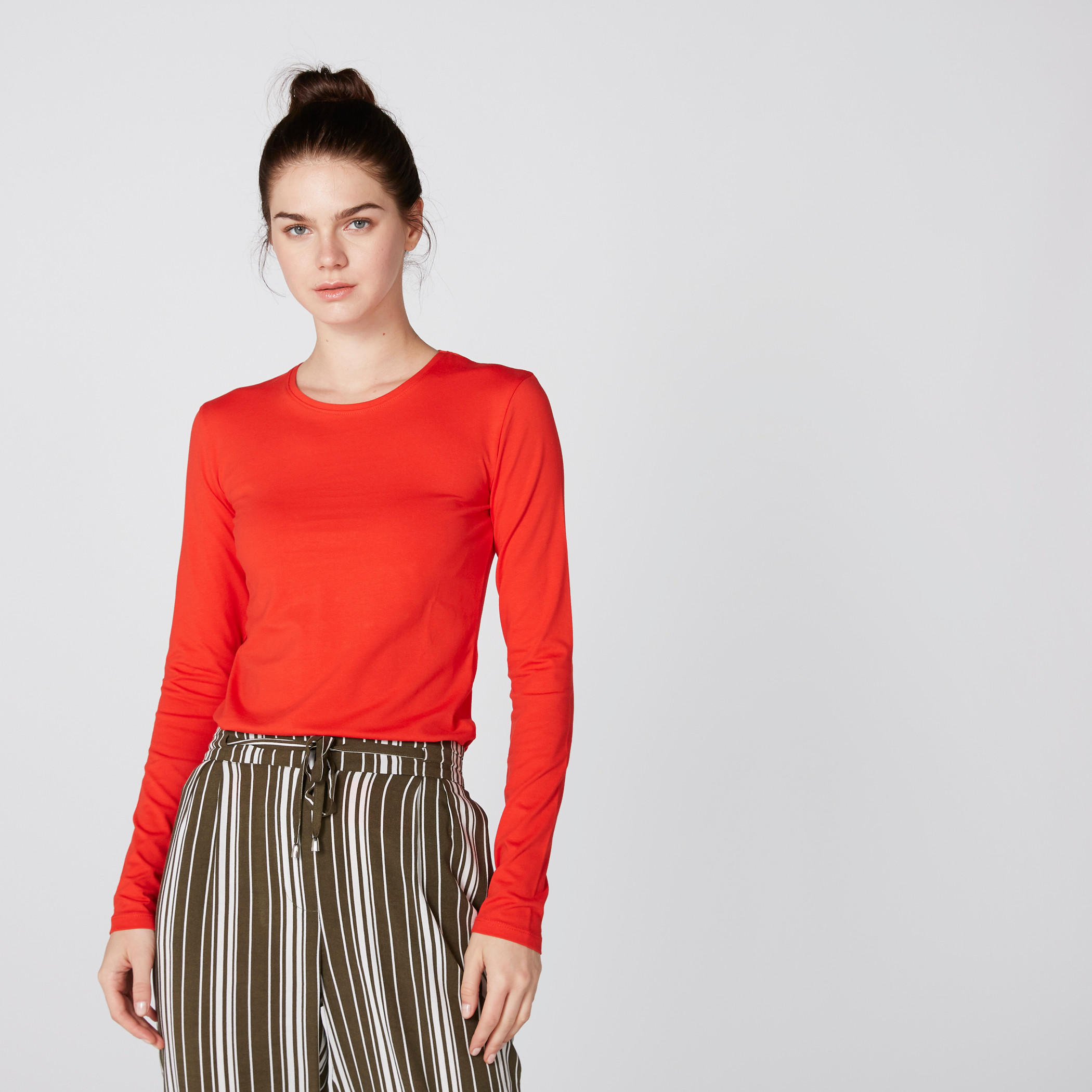 تيشيرت بياقة مستديرة وأكمام طويلة-women-clothing-tshirts-image-2