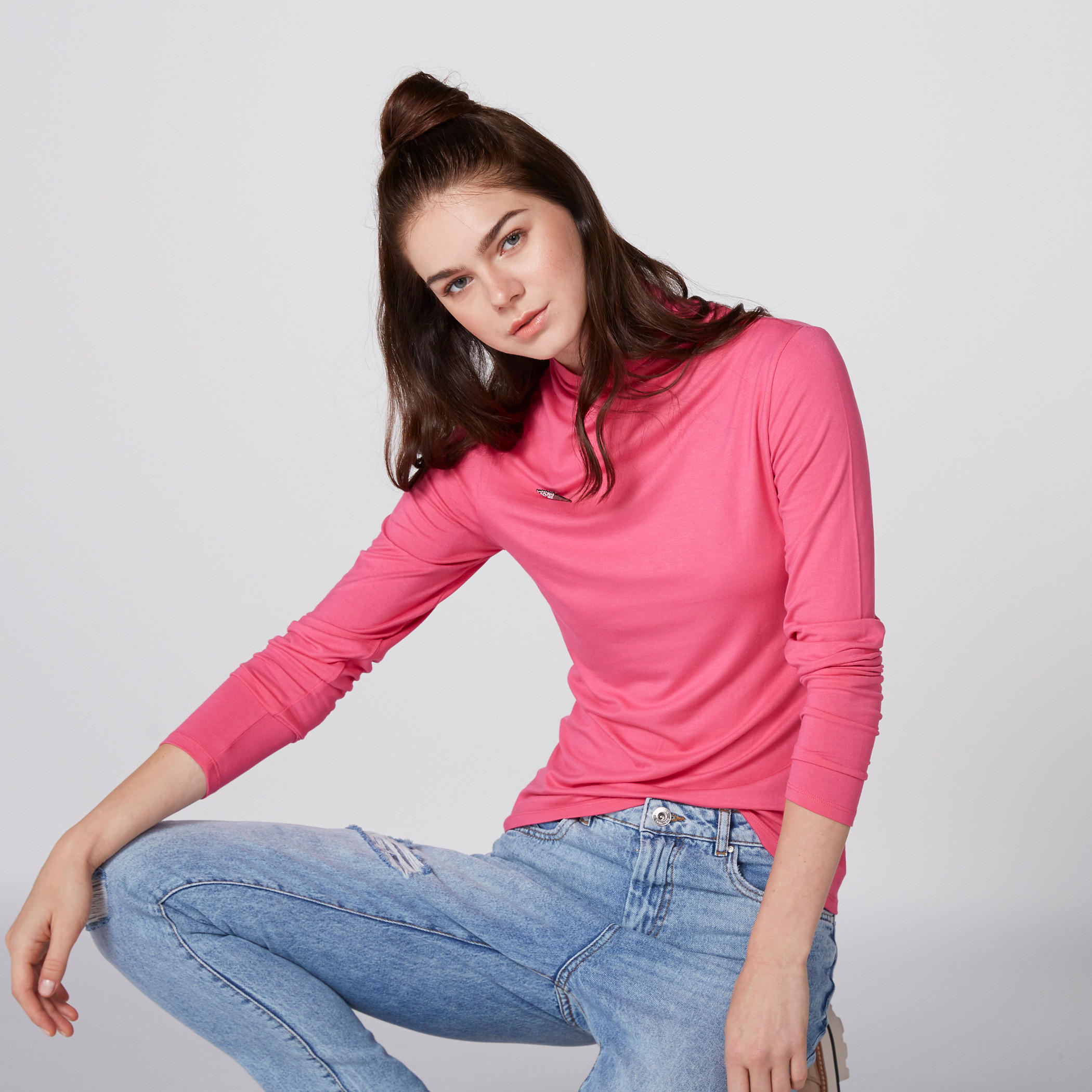 بلوزة بياقة عالية وأكمام طويلة-women-clothing-tshirts-image-1