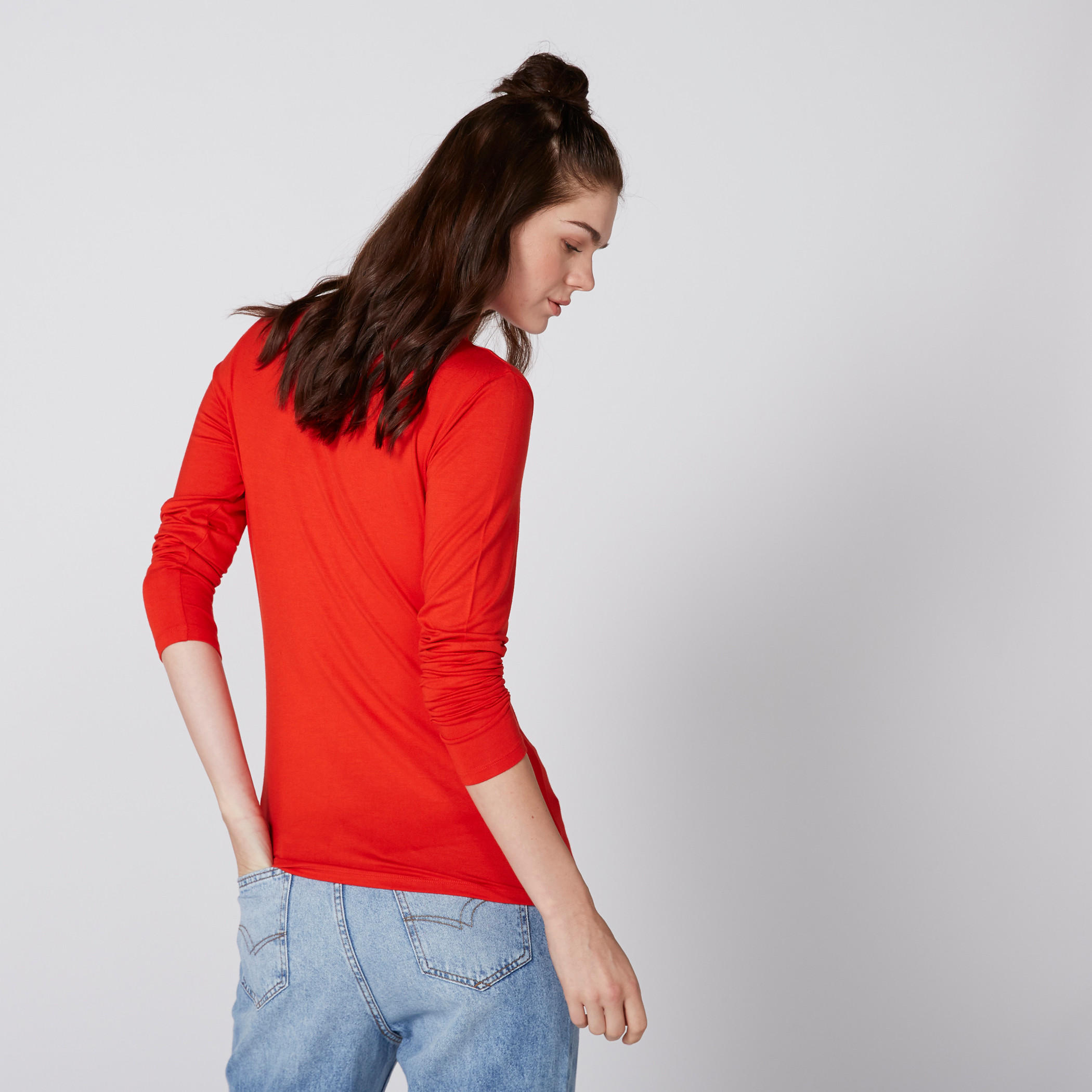 بلوزة بياقة عالية وأكمام طويلة-women-clothing-tshirts-image-3