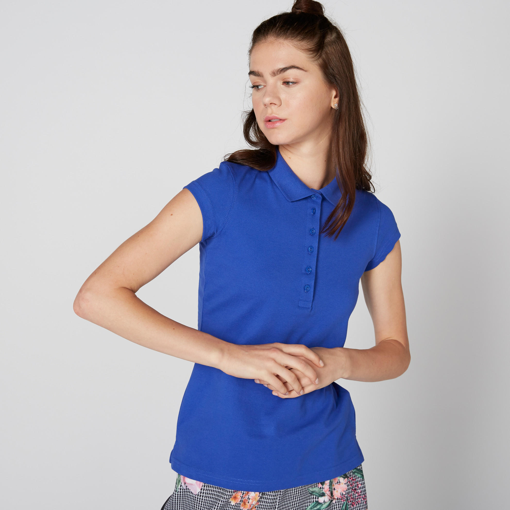 تيشيرت بياقة بولو وأكمام كاب-women-clothing-tshirts-image-1