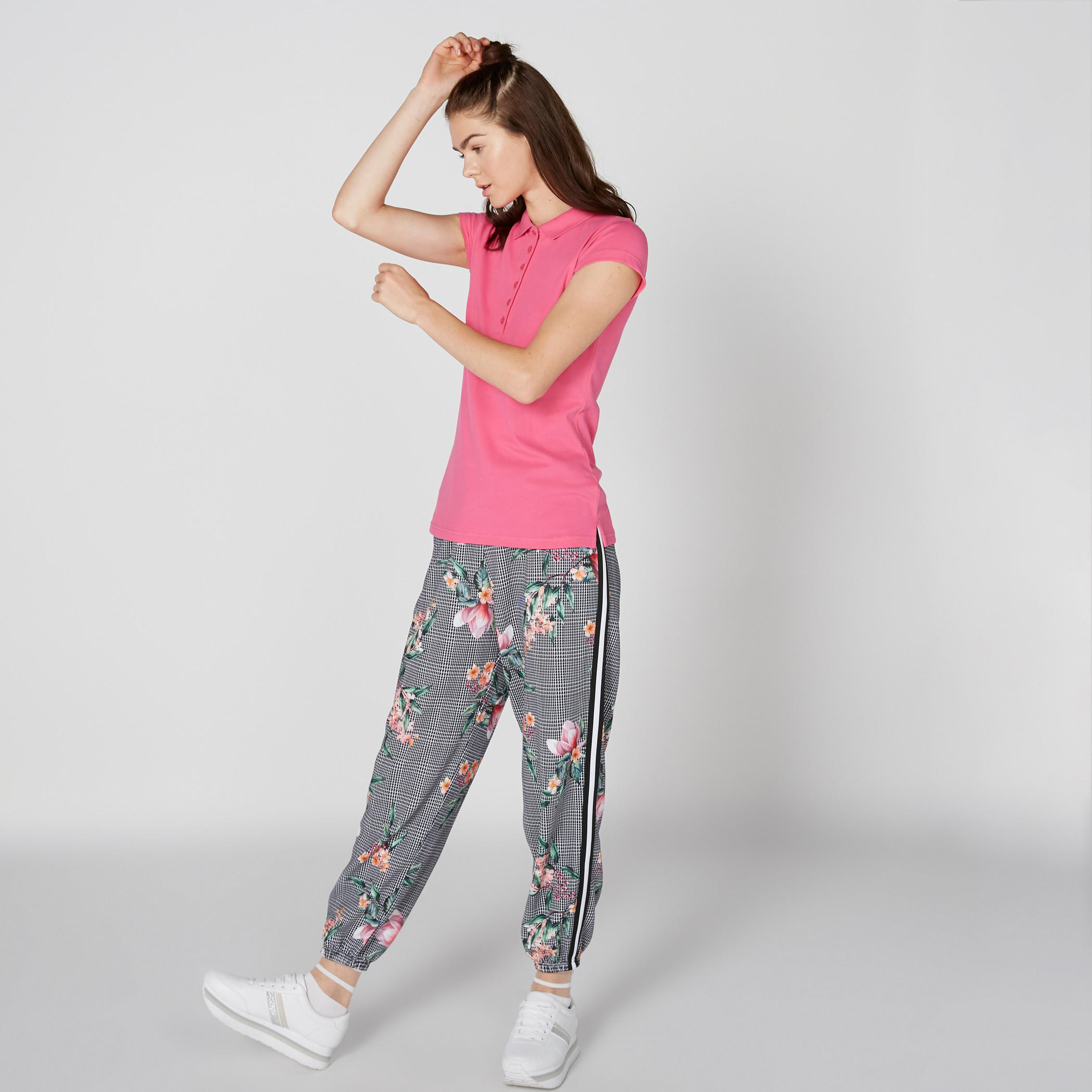 تيشيرت بياقة بولو وأكمام كاب-women-clothing-tshirts-image-4